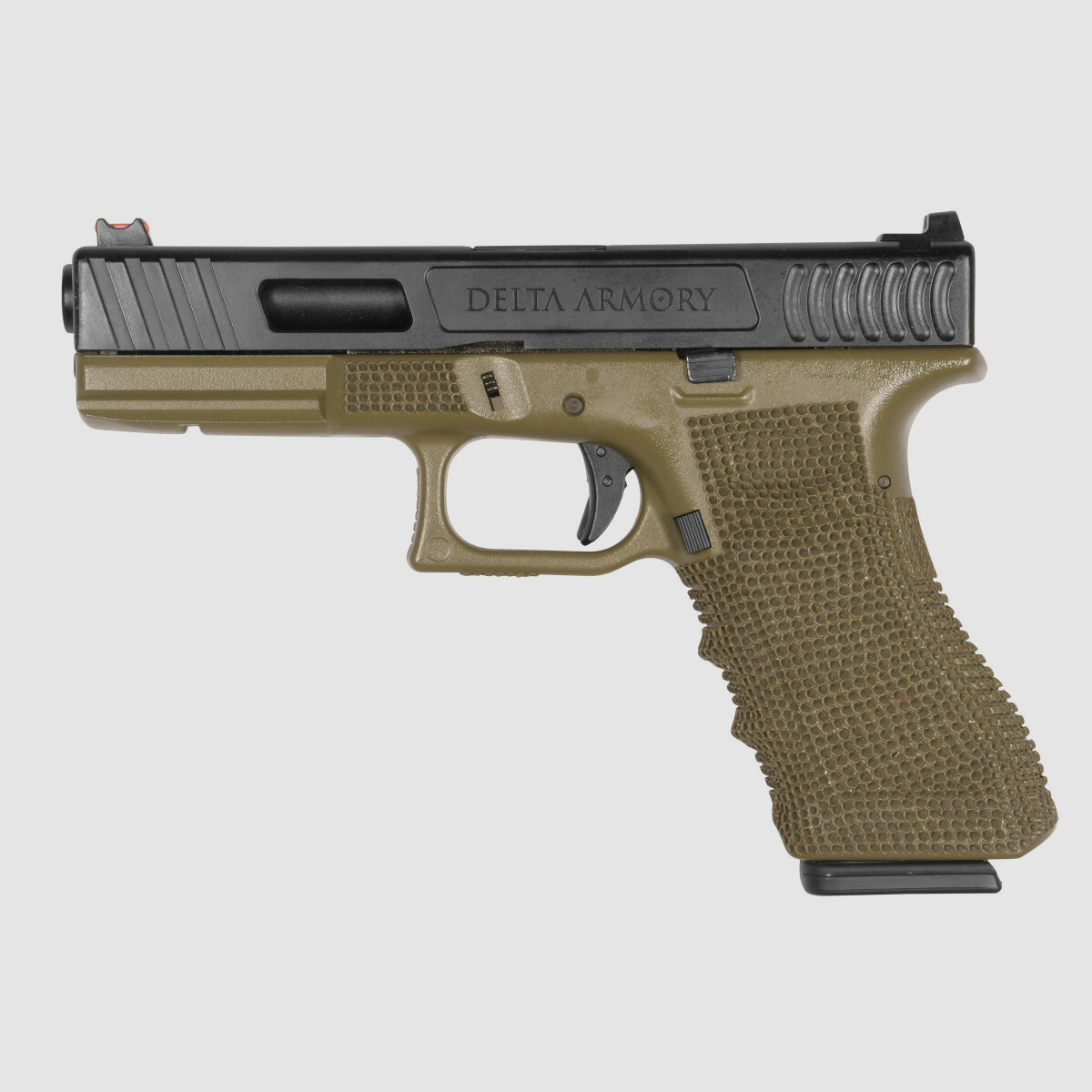 P01 GBB Airsoft Pistool met Grip Stippling in Olijf | Delta Armory