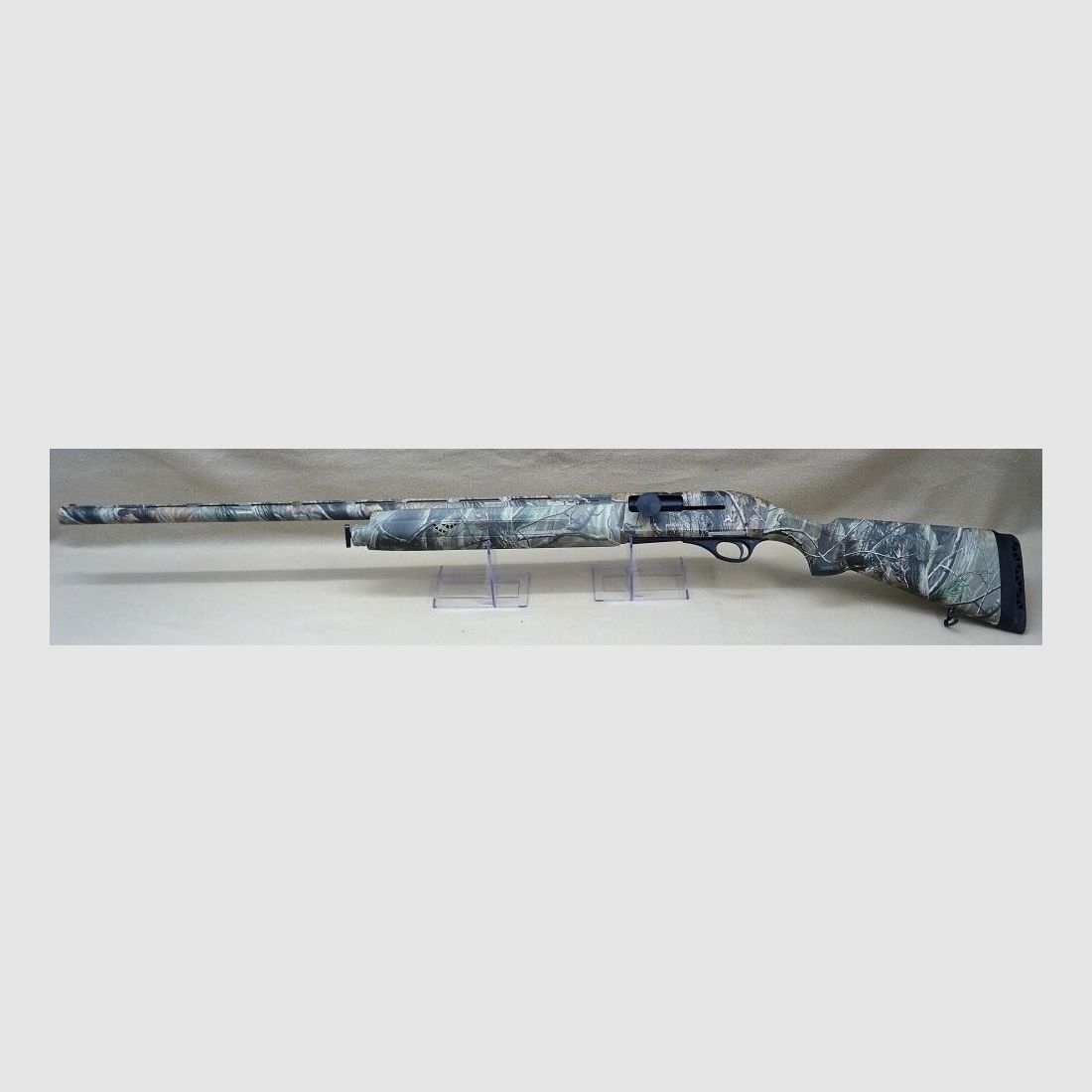 Akkar Silah Altay Camo, links