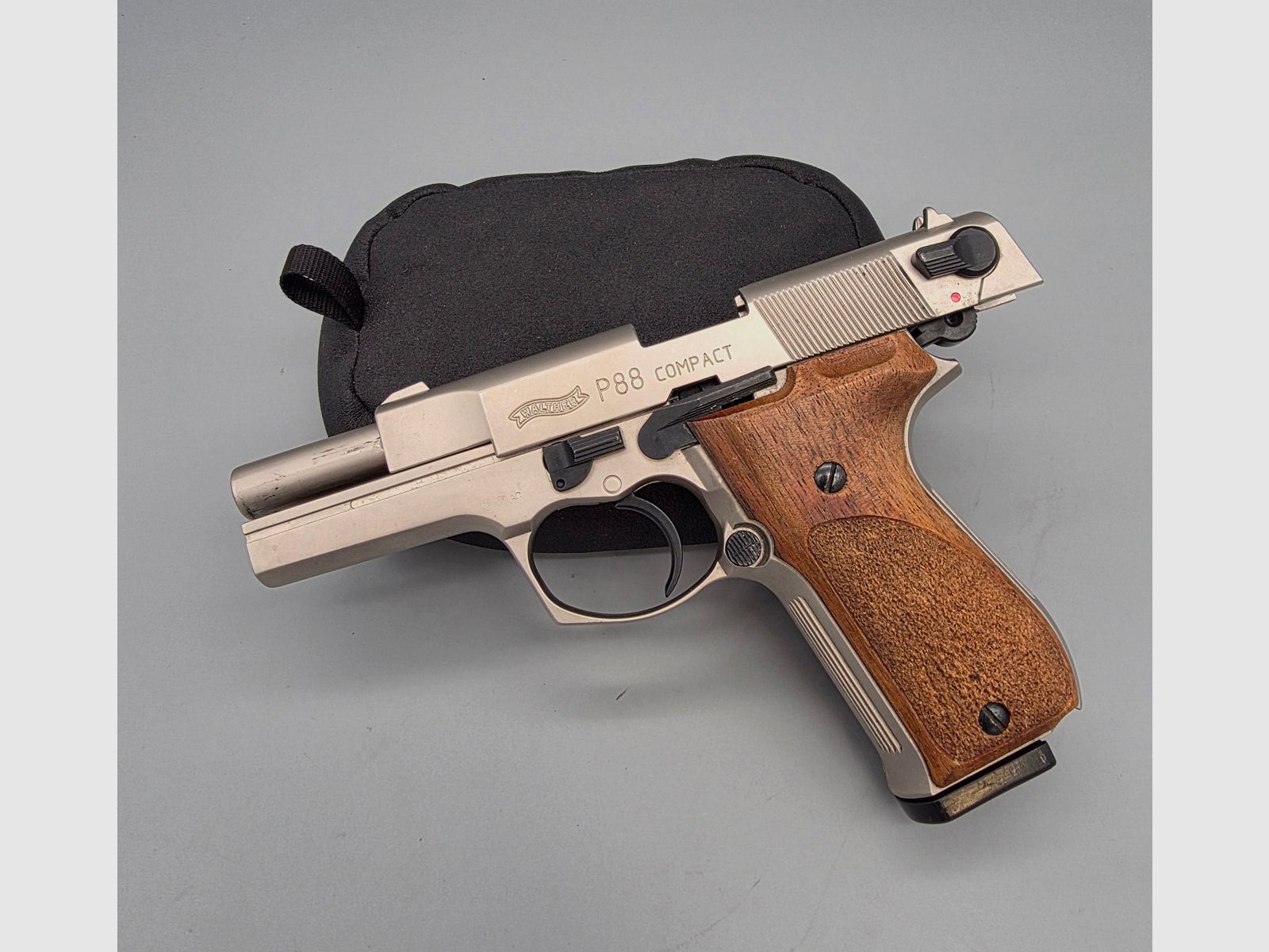 Collector rare Walther P88 caliber 9mm PAK in nickel with wooden grips from the year 2002 with PTB 764 blank firing SRS