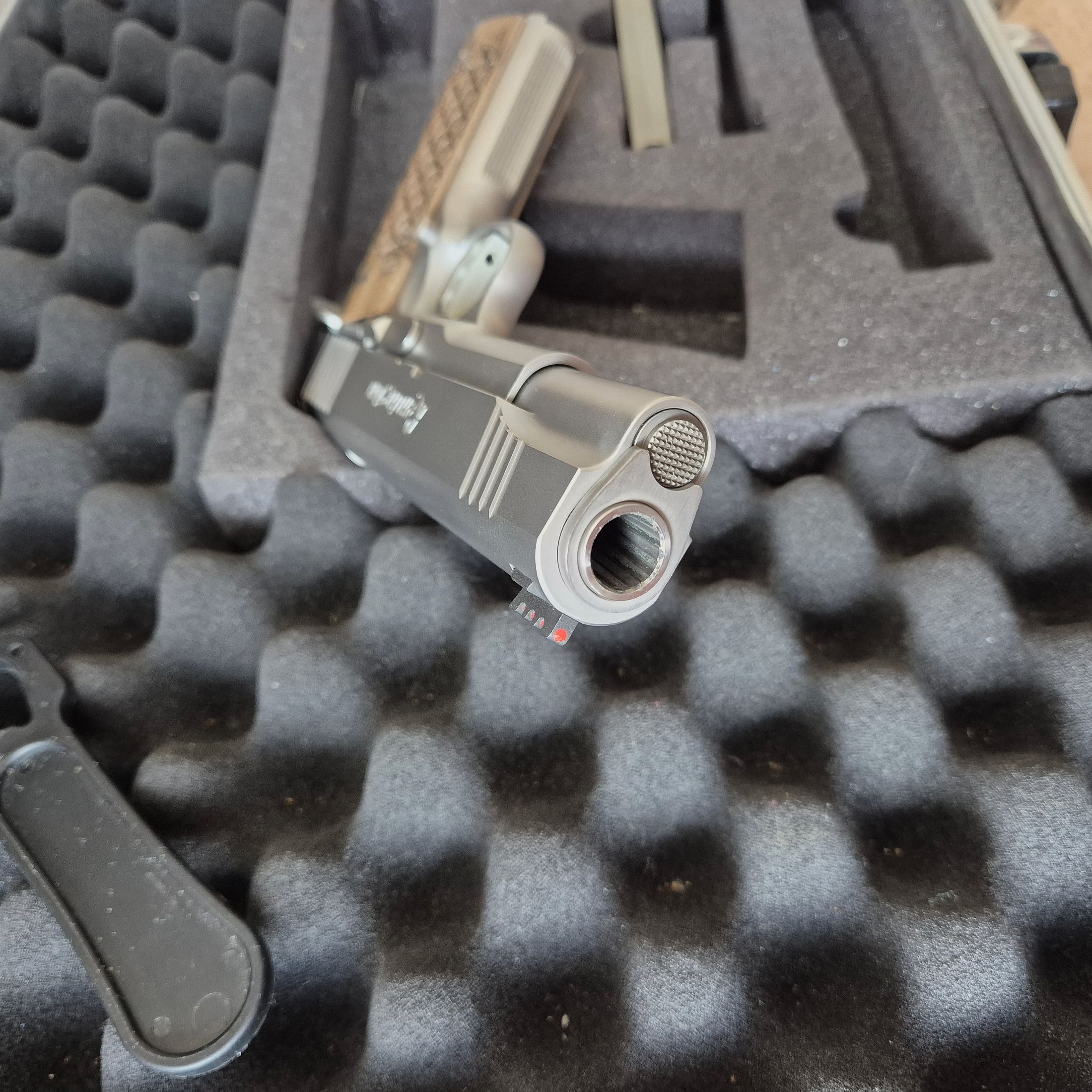 Remington 1911 R1 Enhanced, Bild 3 von 3