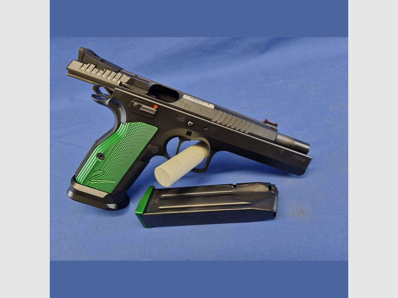 Pistola CZ75 TS 2 Racing Green Cal. 9x19mm, immagine 2 di 3
