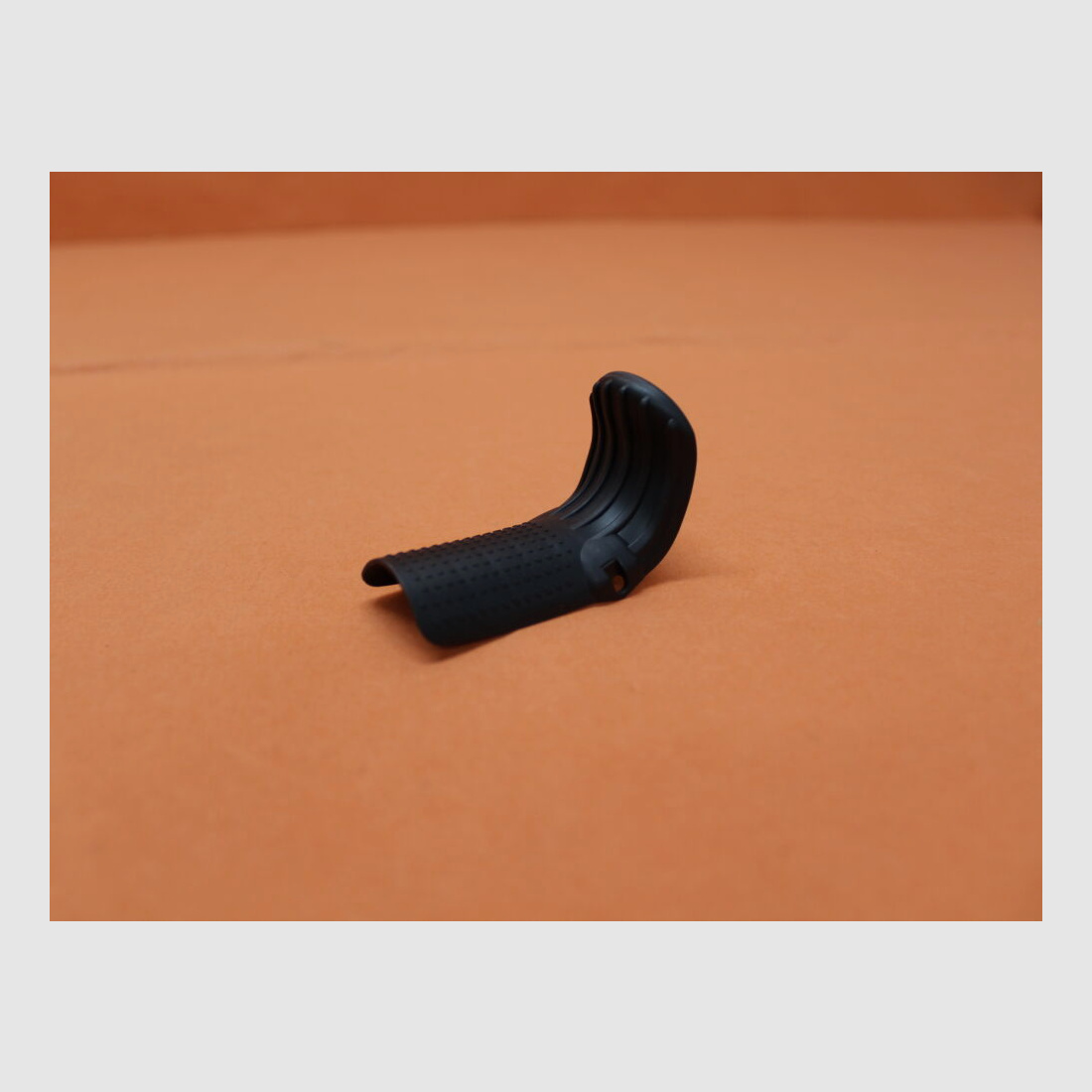Adaptador de empuñadura CYTAC (CY-GA-G01) de polímero negro con Beavertail