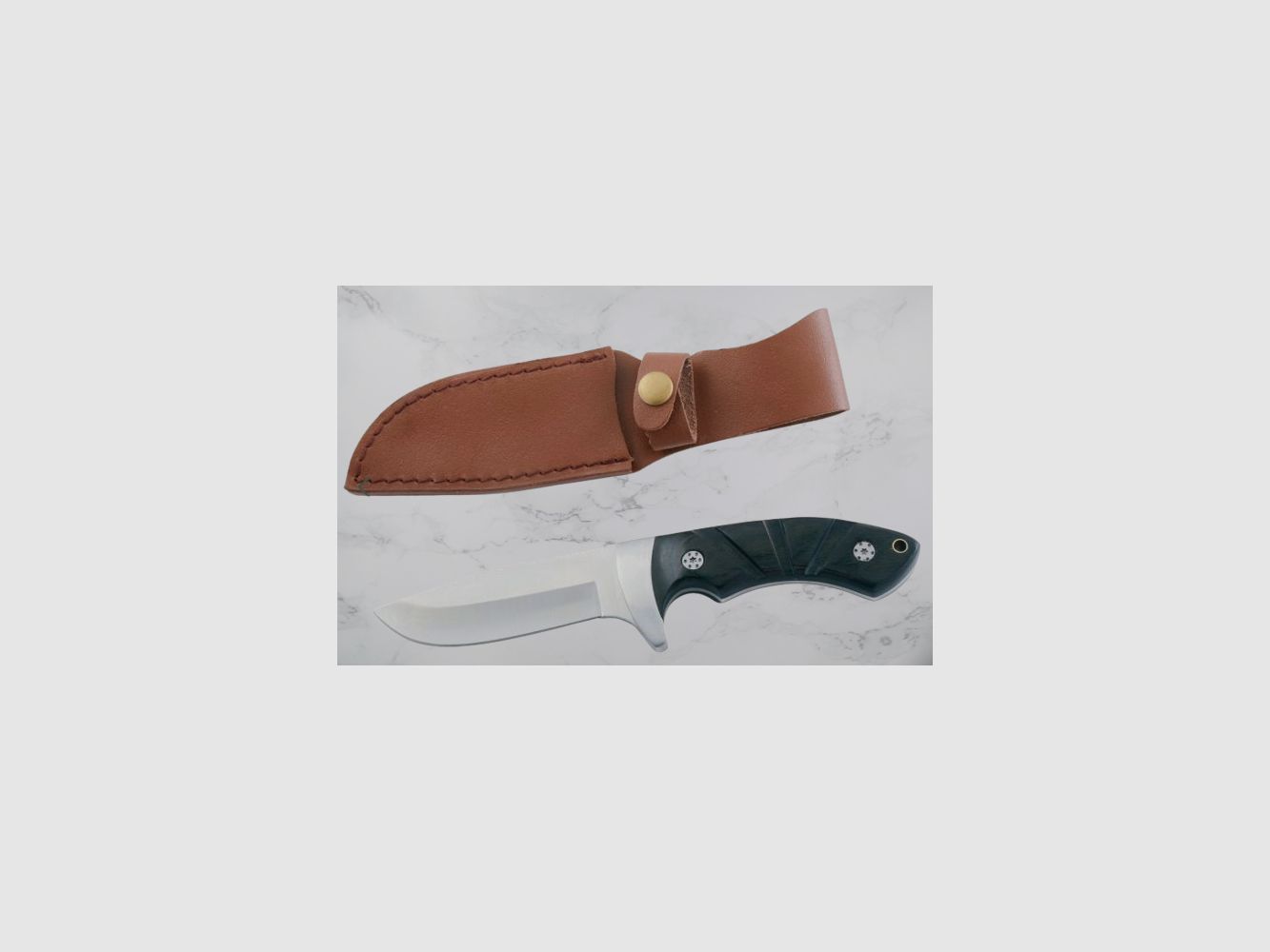 CUCHILLO DE CAZA CON MANGO ESCULPIDO LAMA 10CM (022441), imagen 1 de 2