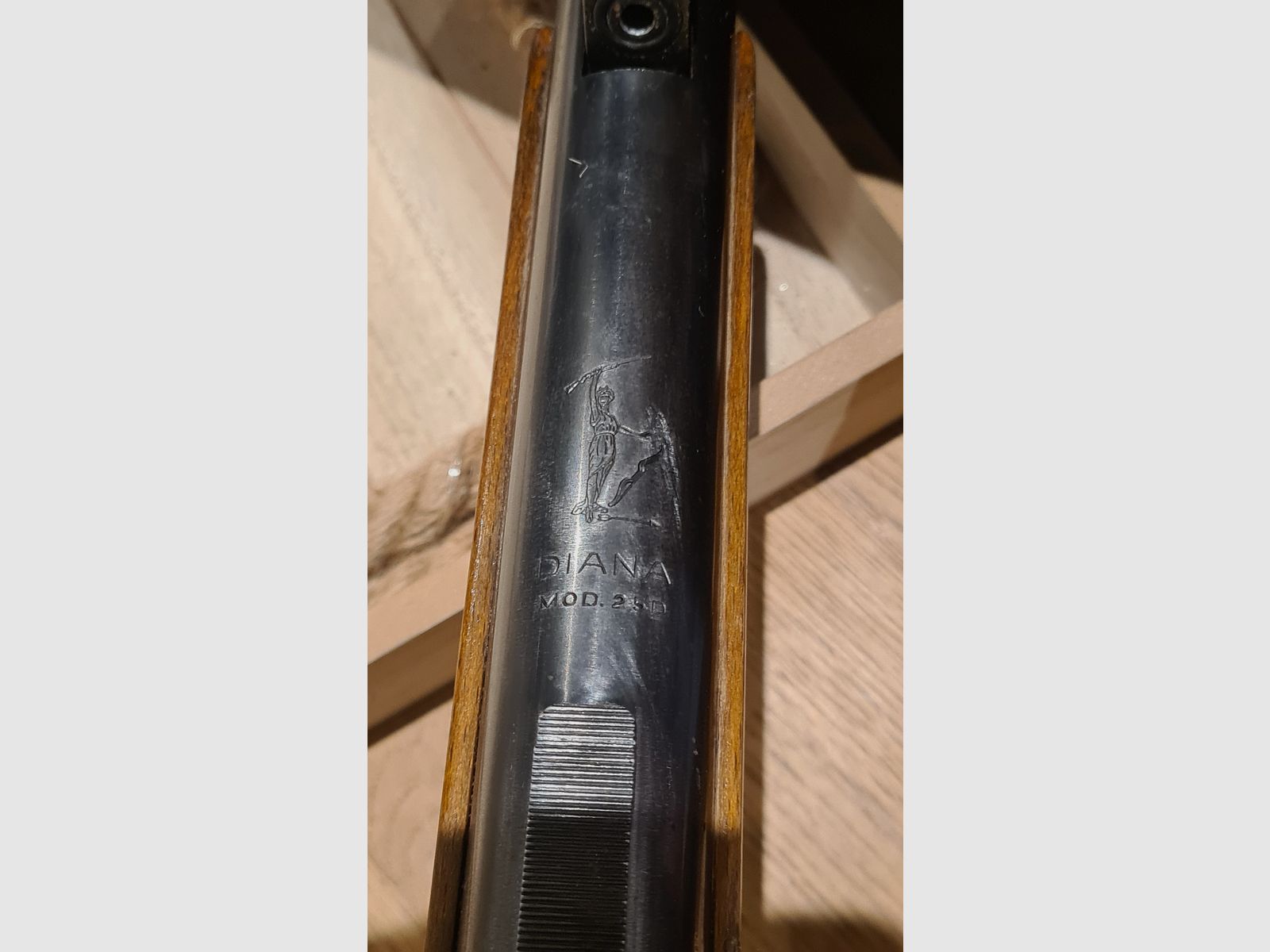 Carabina de aire Diana con marca F calibre 4.5