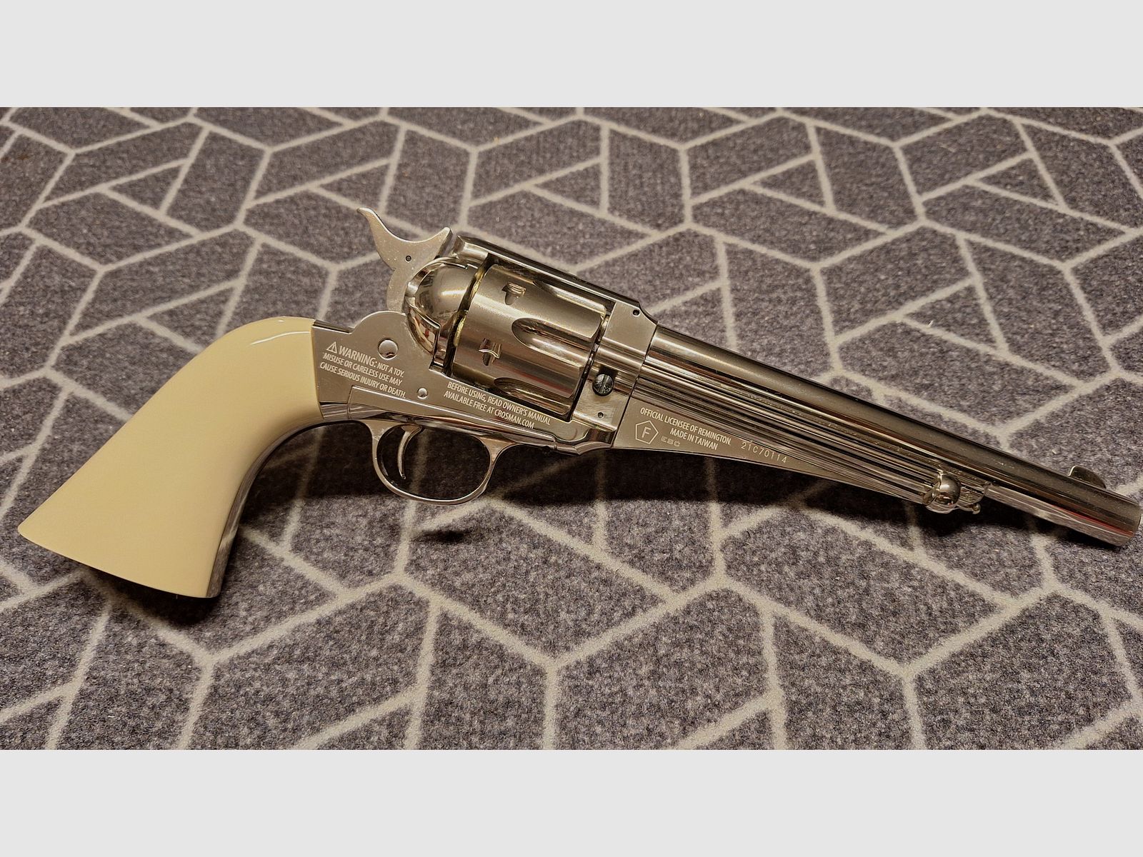 Remington Co2-Revolver 1875 Vollmetall Nickel / Elfenbein-Optik 4,5 mm Diabolo /Stahl BB