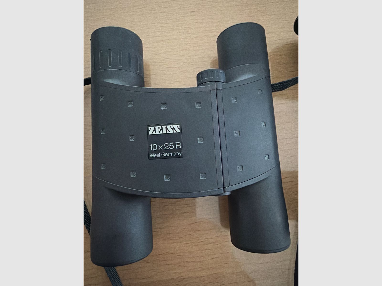 Sammelobjekt 100 Jahre Carl Zeiss 10x25B