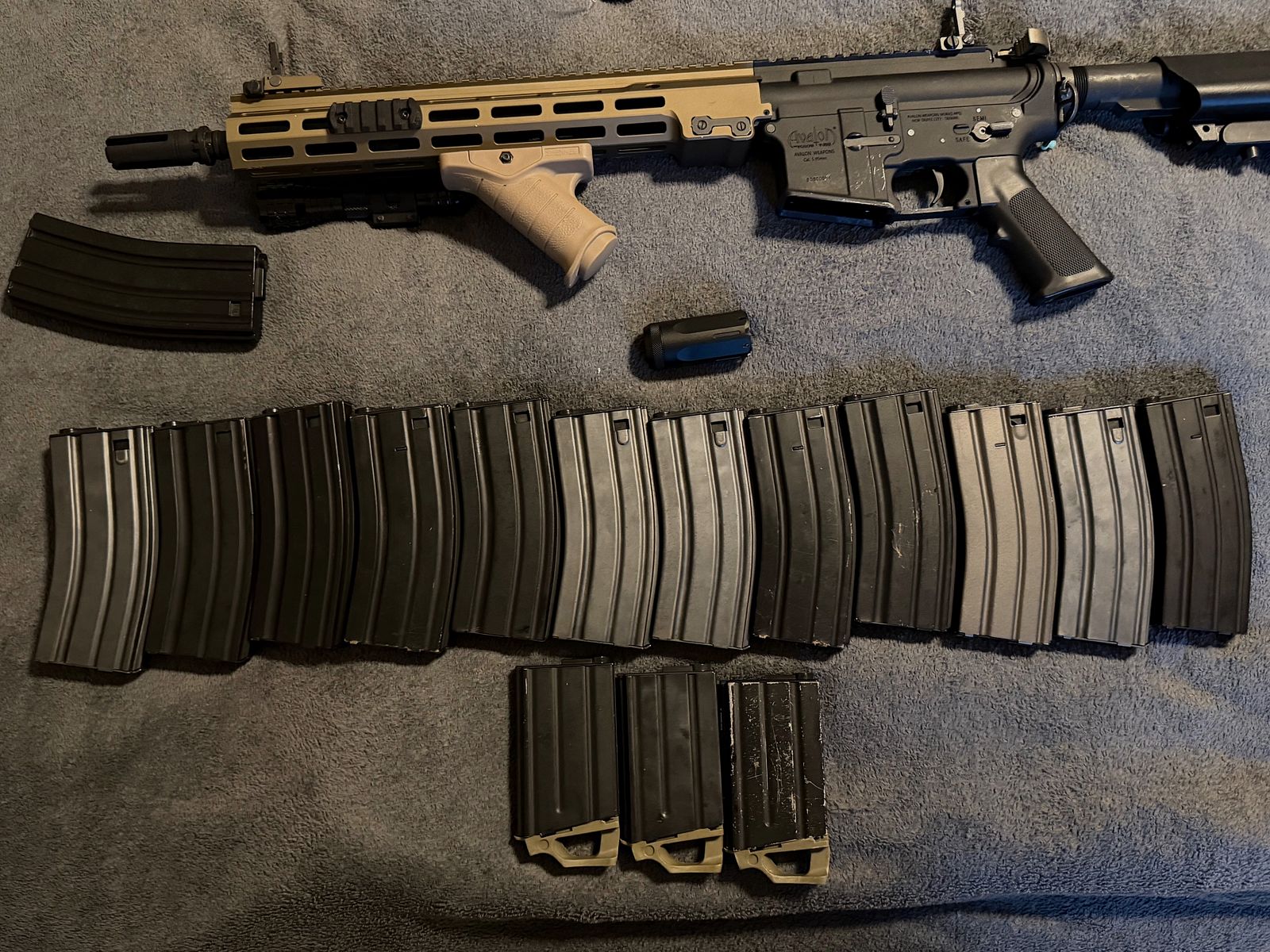 Airsoft-Komplettpaket – Avalon M4 + CZ P-09 + umfangreiches Zubehör, Bild 18 von 20