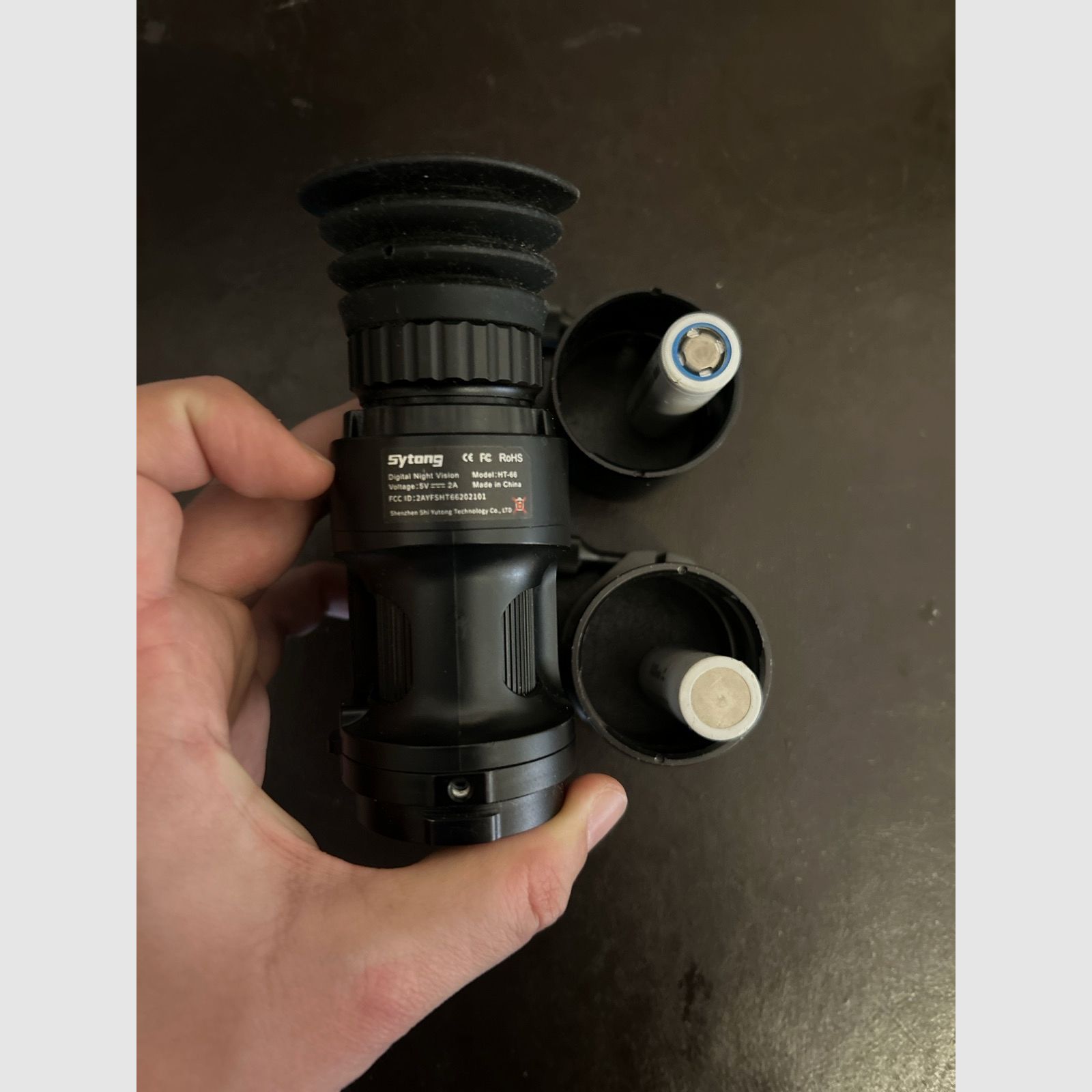 Sytong HT-66 Edizione Tedesca Dispositivo di Visione Notturna + 2 Adattatori + Batterie