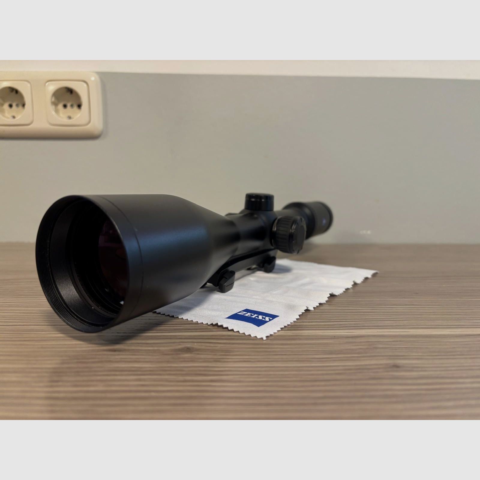 Zeiss Victory HT - 3-12x56 M Abs. 60 bel inklusive Blaser Sattelmontage