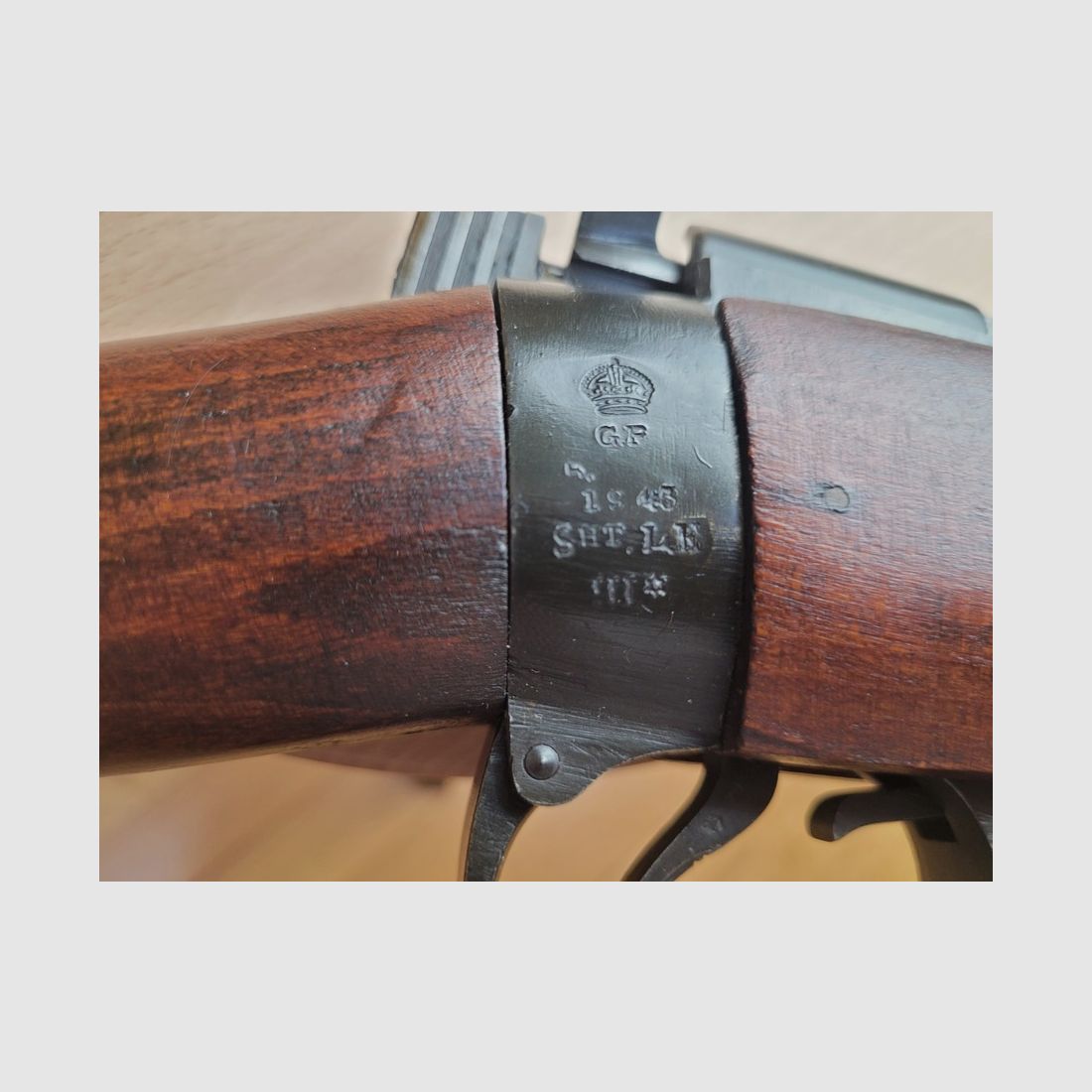 Zeer mooi Engels geweer Lee Enfield MKIII (*) – Zeer zeldzame Engelse fabricage uit de Tweede Wereldoorlog door B.S.A. uit 1943! – Origineel kaliber 303 British – Enkele serienummer – MUSEUMSTAAT!, afbeelding 6 van 41