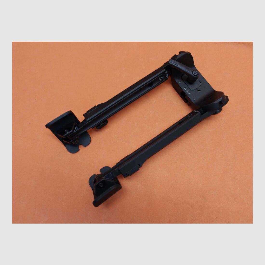 Fortmeier Fortmeier bipod H210 3-P 06:00 height approx. 210 - 260mm aluminum black with height adjustment and feet