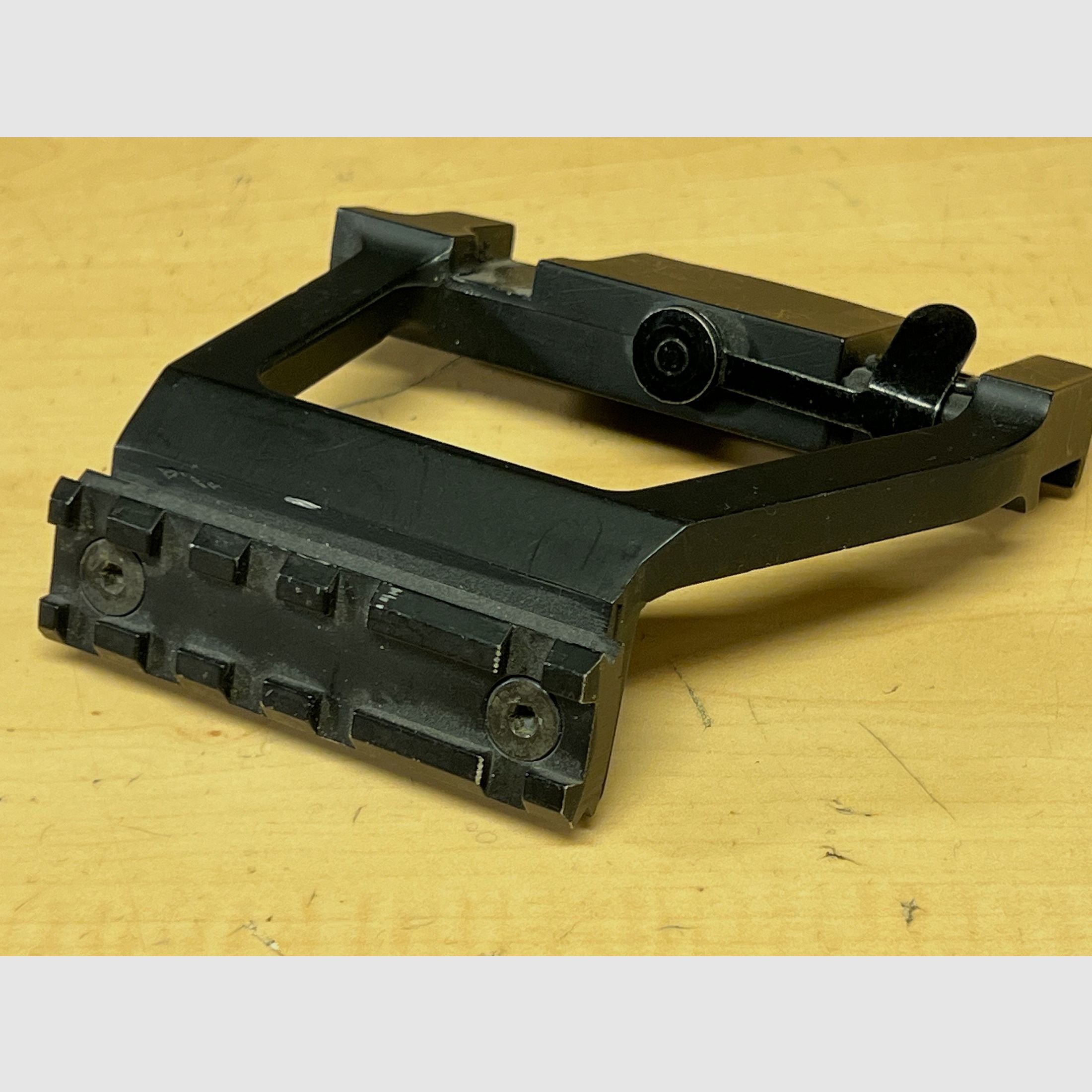 Montaż Airsoft AK do celowników optycznych i celowników Red-Dot w kolorze czarnym z szybkim zwolnieniem