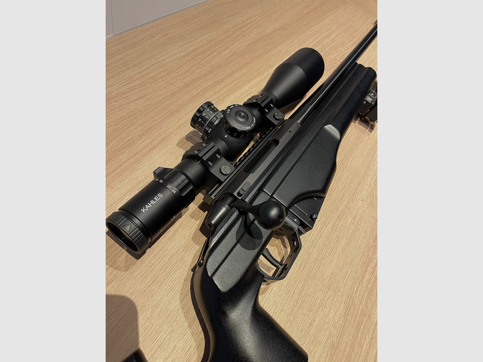 SAKO TRG 22 (.308 Win) + Kahles K 624i CW 6-24x56 Mil4 + ERATAC + SAKO Mündungsbremse + ATLAS BT65-NC + Picatinny Schiene + Tasmanian Tiger Gewehrtasche