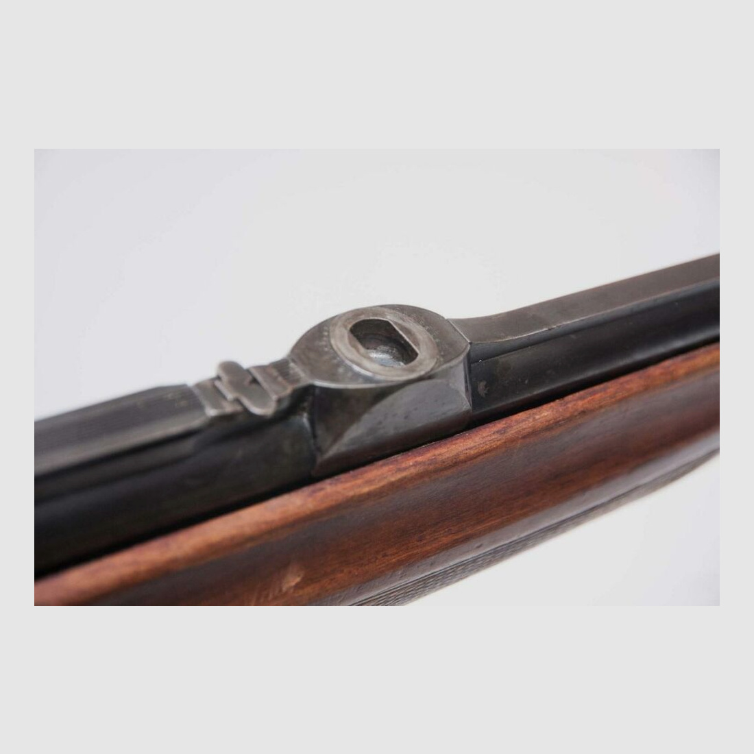 Sabatti swivel mount