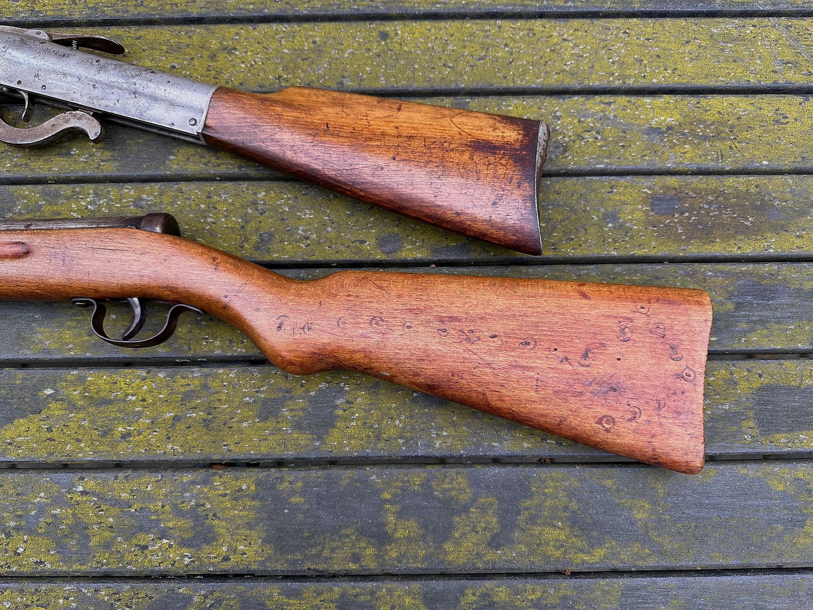 2 pièces de vieux fusil à air comprimé Knicker Diana 25 RDA et avant 1945 D.R.G.M. provenant d'une succession