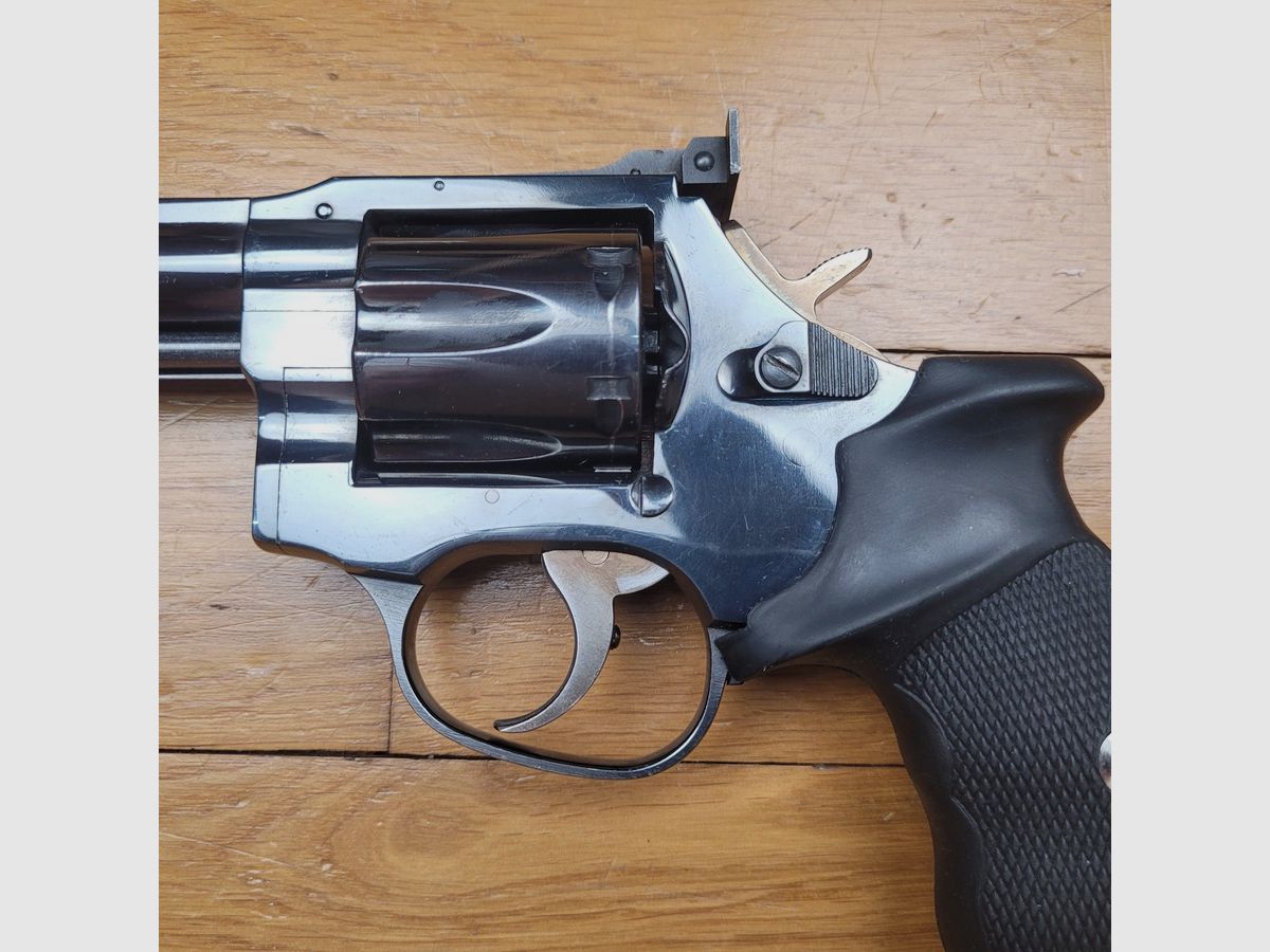 Magnifique revolver MR 73 Sport – 357mag – un des tous premiers – fabrication Manurhin d&rsquo;avant 1980 – 6 pouces – Poignée trausch – Guidon Partridge et hausse surdimensionnés – État mécanique et esthétique au top – TBE+, image 19 sur 22