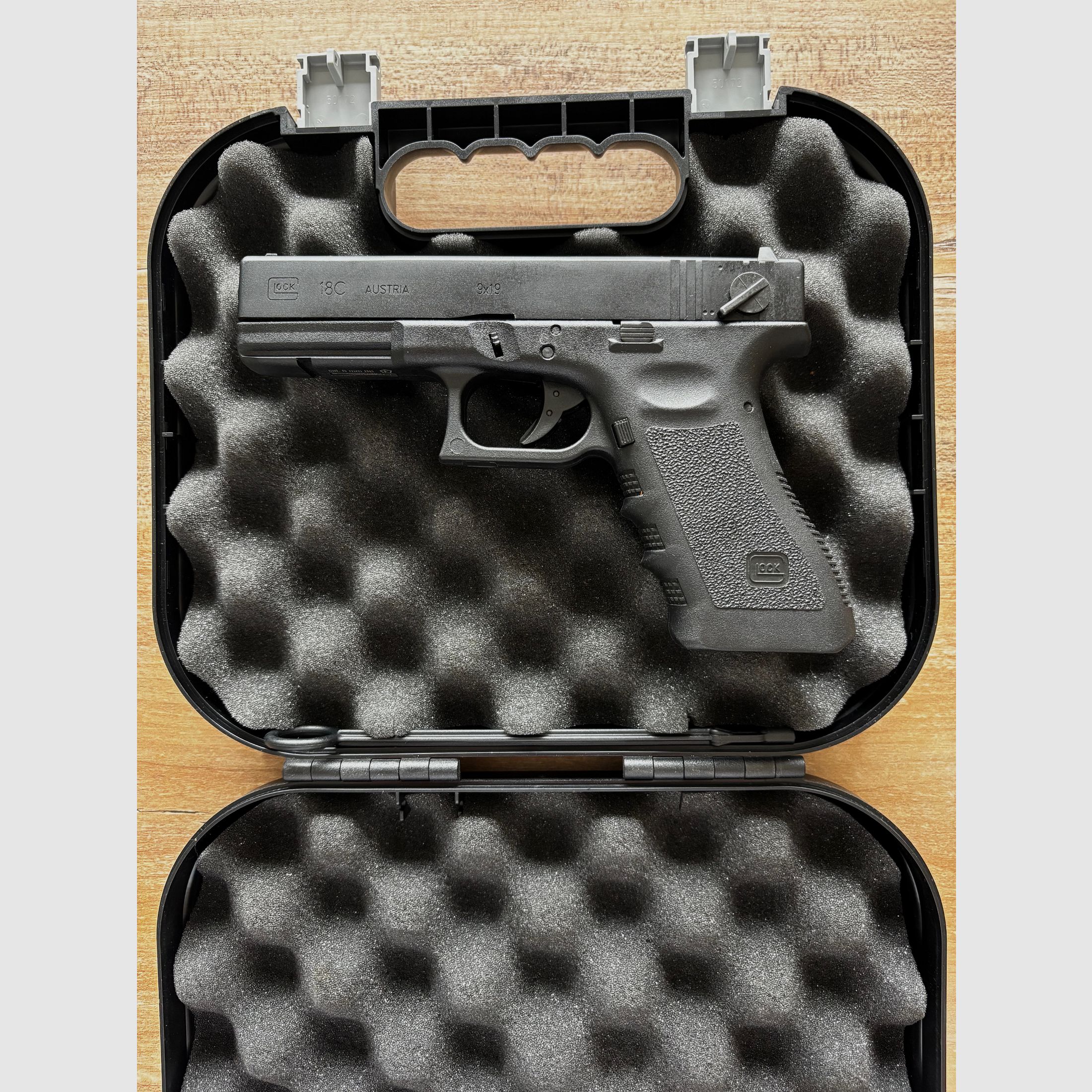 original licensed Glock 18c 6mm BB Airsoft (1 Joule) submachine gun Full-Auto Blow Back
