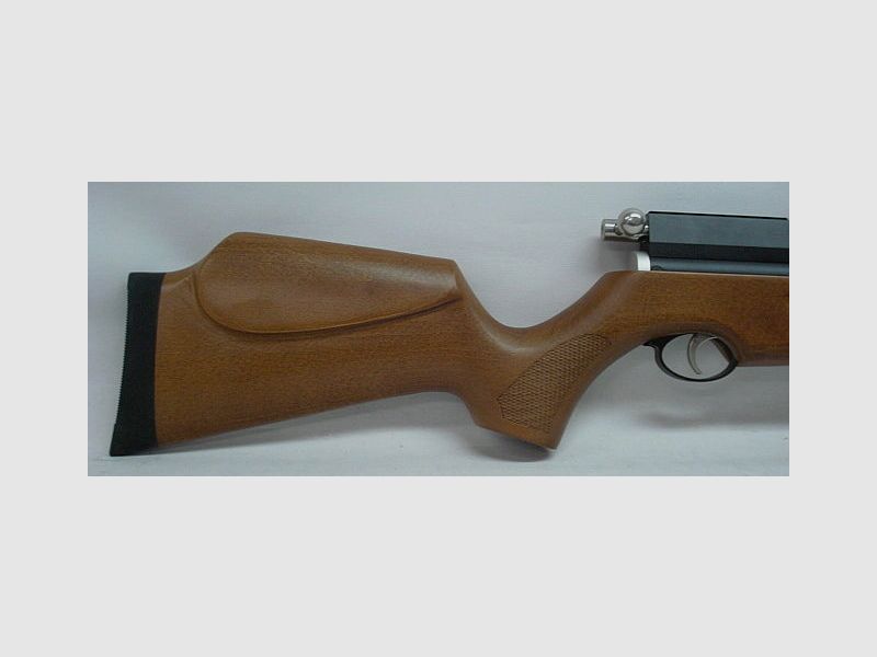 Rifle de aire InnoMar M10 PCP Cal. 4,50mm, Culata de madera