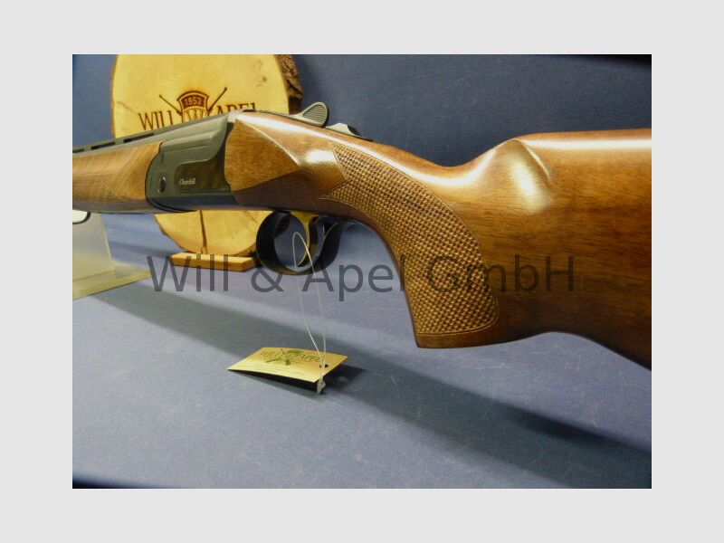 Akkar Churchill Lady Black