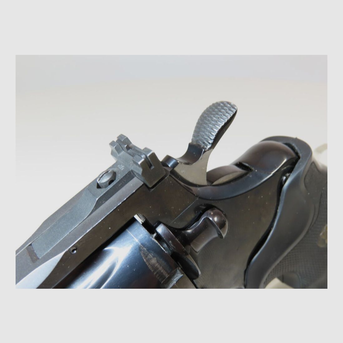 Colt Python 6" cali z 1971 roku