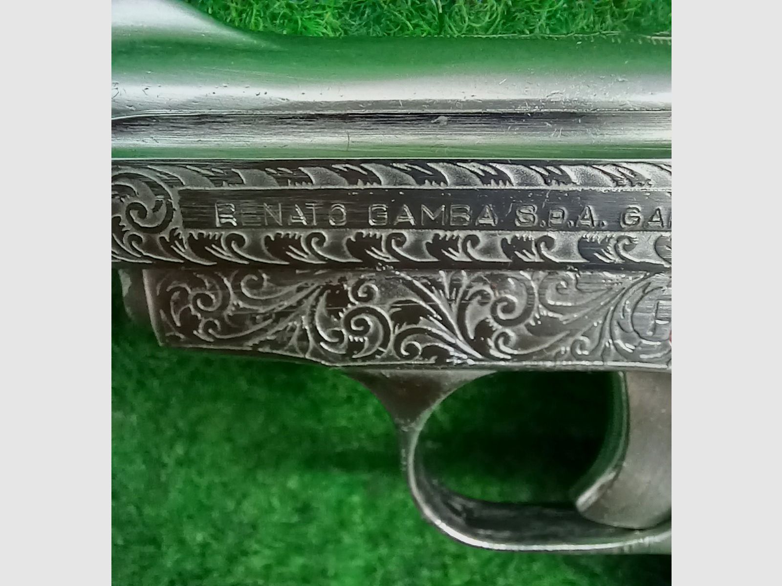 Grawerowany pistolet 6,35mmBrowning Renato Gamba
