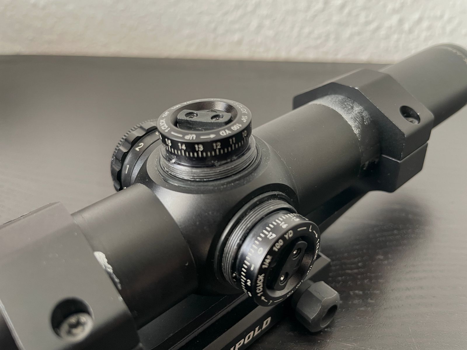 Optique de lunette Bushnell Trophy XLT 1-4x24mm avec montage Leupold LPVO