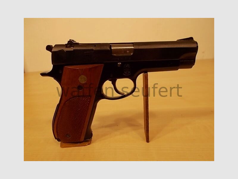 Smith & Wesson M39-2 Pistol