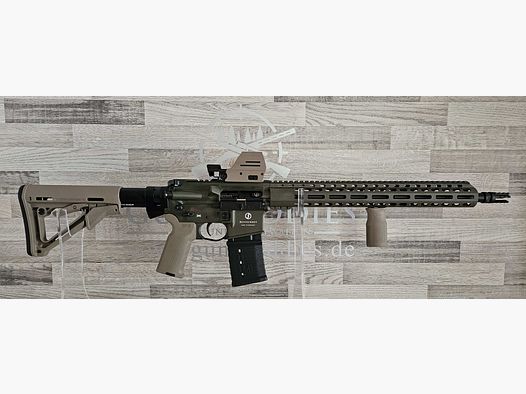Producto nuevo del comercio especializado - Schmeisser AR15 M5FL modelo especial MAGPUL 16,75" OD Green .223Rem con óptica - Producto nuevo del comercio especializado