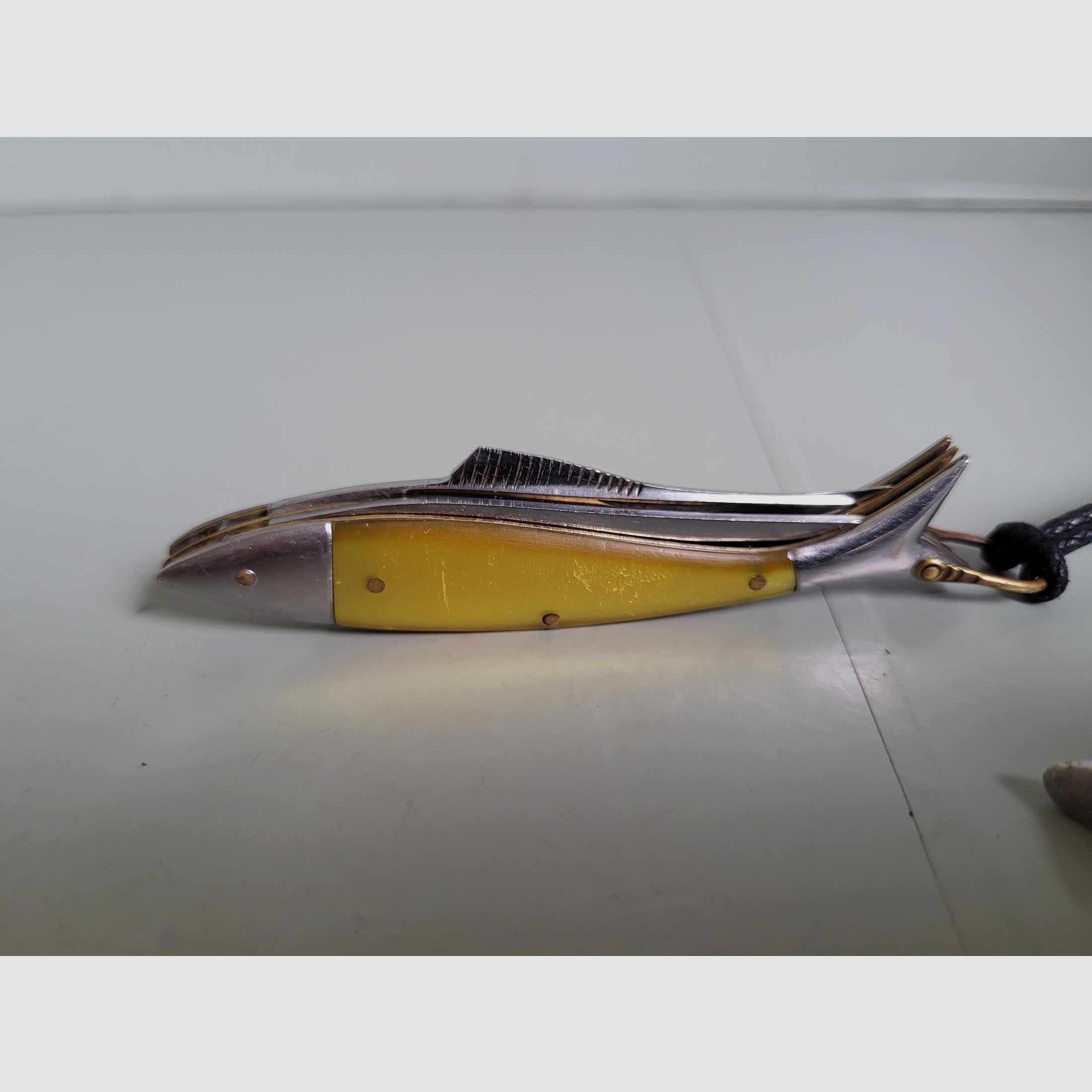 Old collector angler - hunting knife knife - spear fishing - saw