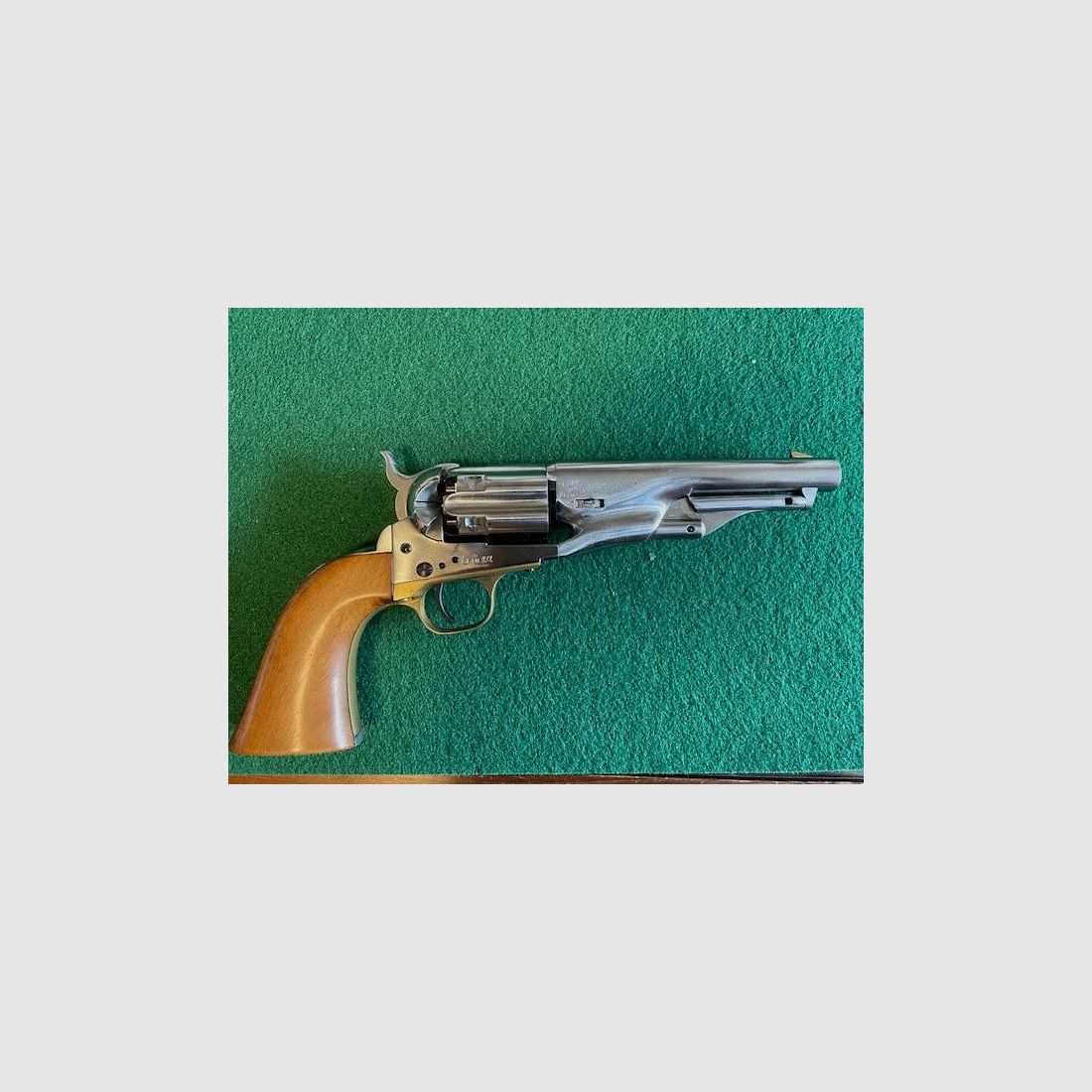 Front-loading revolver Wike