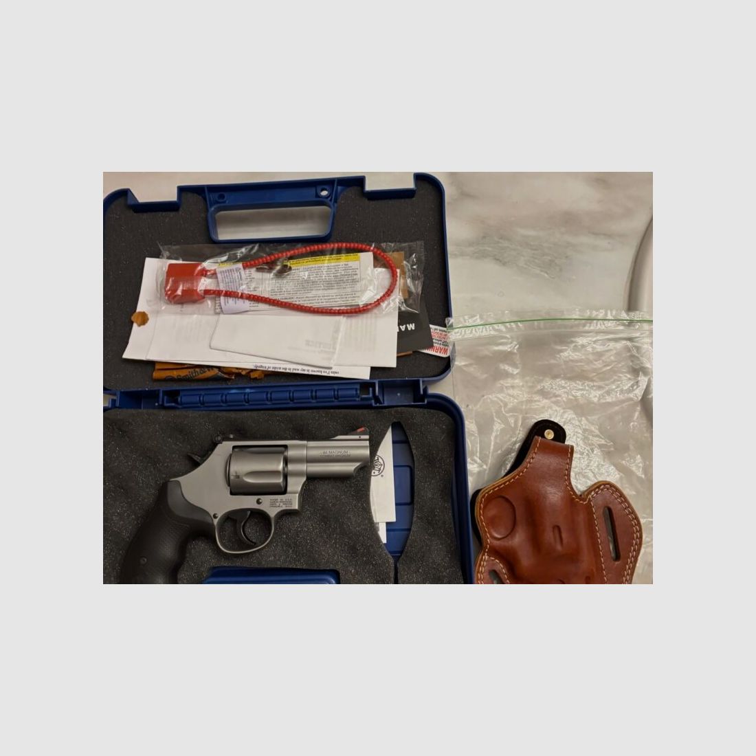 Brandneues S/W Mod 69 44 Magnum