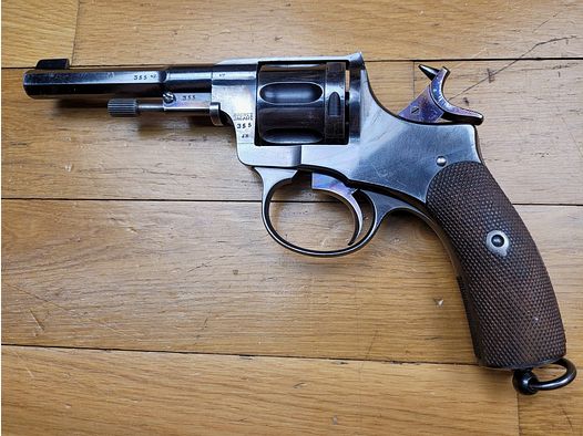 Magnifique revolver suédois 1887 – rare première fabrication Nagant en Belgique pour la Suède – en 7,5 Nagant – Mono matricule – Bronzage magique d&rsquo;origine – État superbe