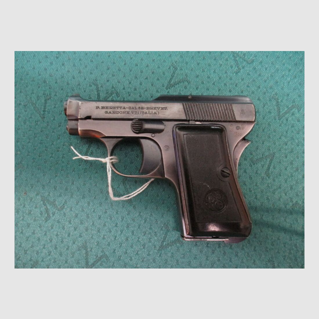 Beretta pistool 6,35 mm met handpalbeveiliging