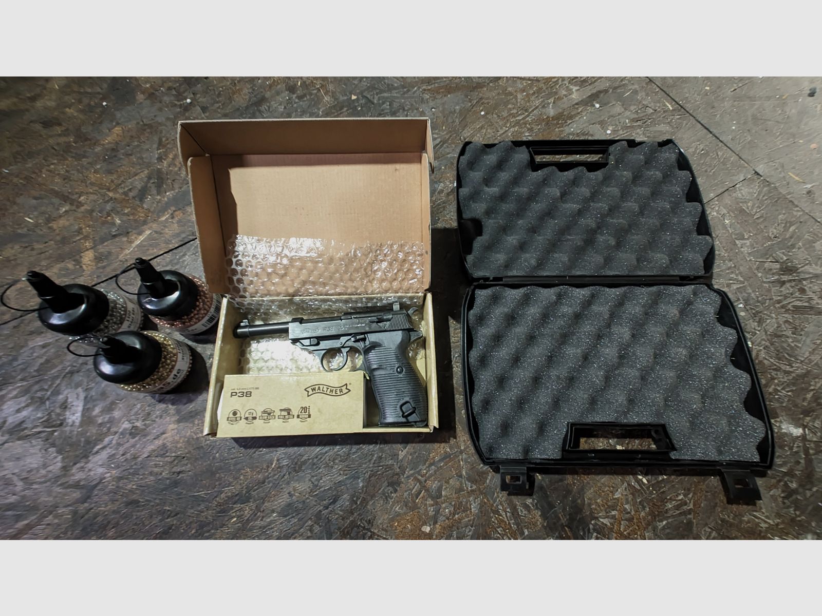 Umarex Legends Walther P38 4,5 mm (.177) BB, CO₂, < 3,0 J nowy, zdjęcie 1 z 5