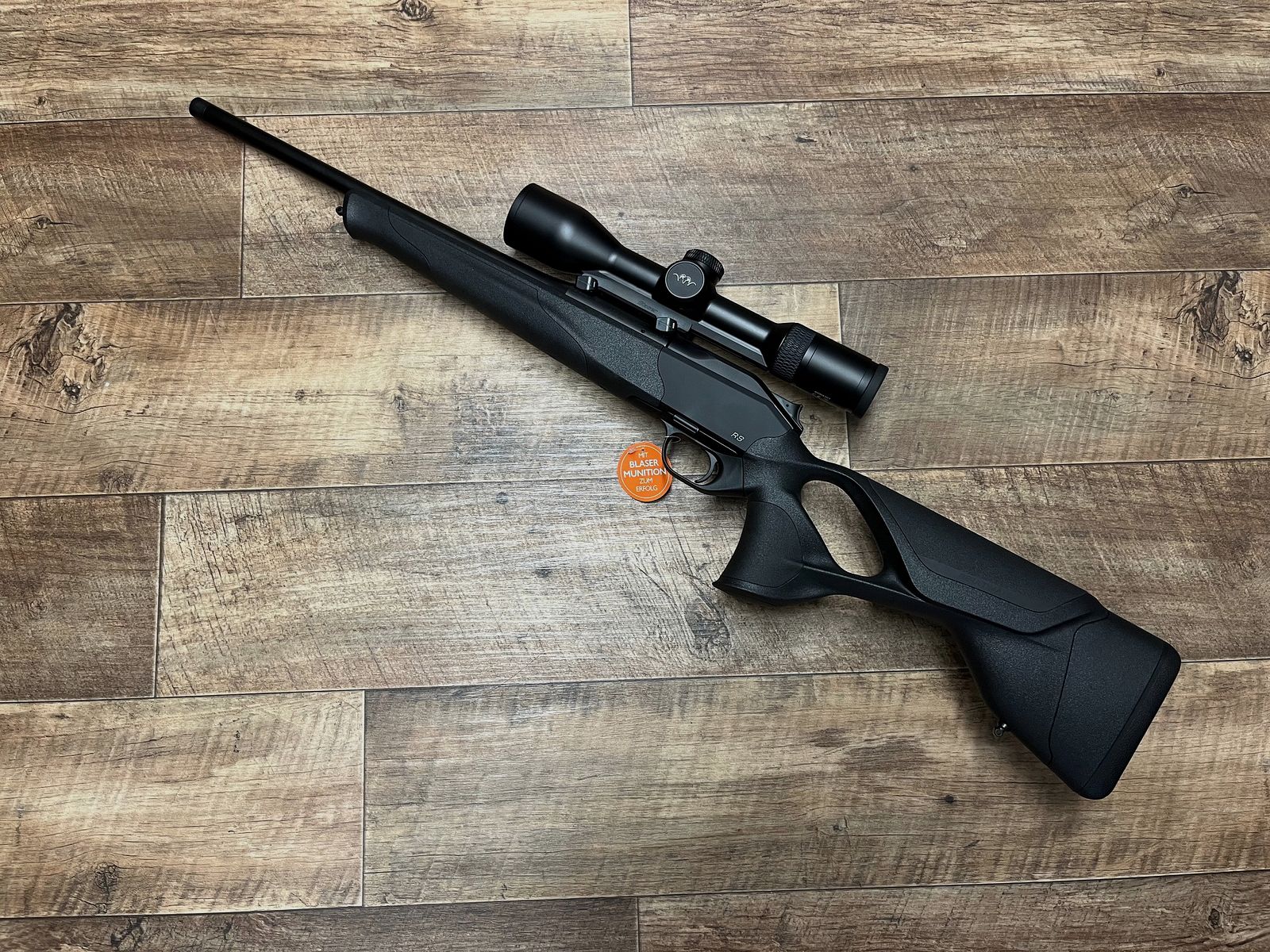 Blaser R8 Ultimate BLACK met B2 2-10x50ICs Direct leverbaar