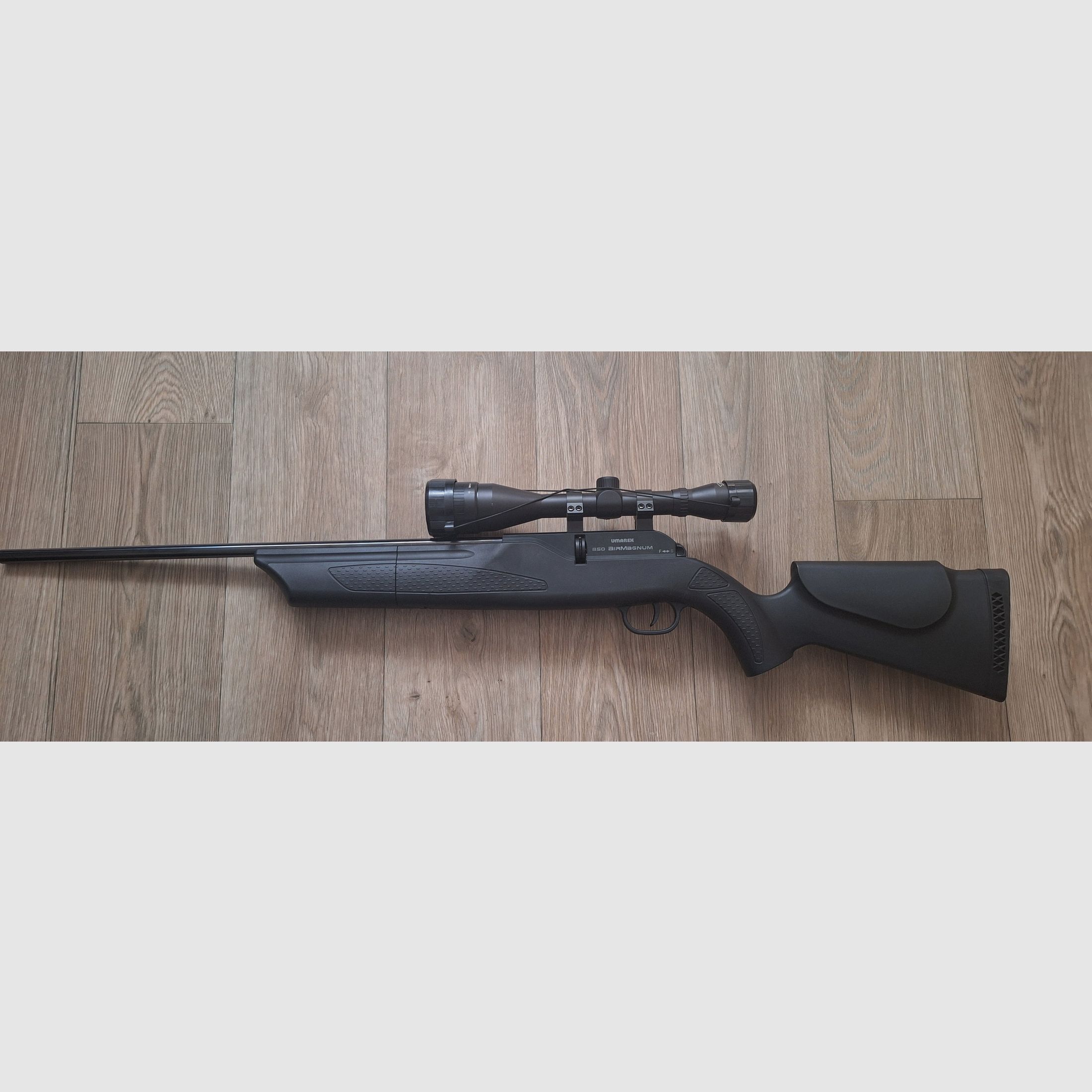 Fusil Umarex 850 Airmagnum CO2 Cal. 4,5 mm avec lunette de tir Walther 6x42