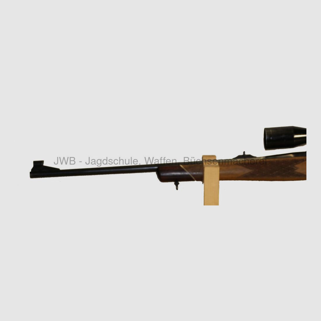 Fucile a ripetizione Krico con montaggio girevole e cannocchiale Zeiss .243Win