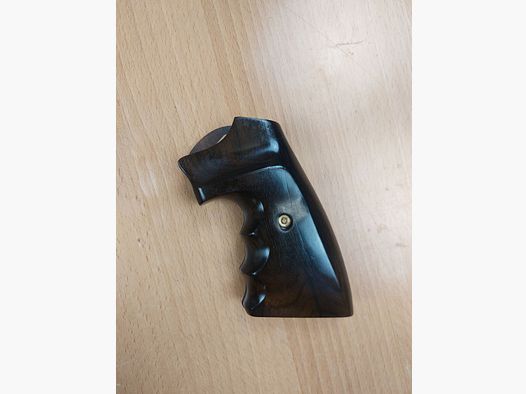 voor Colt, VS Python