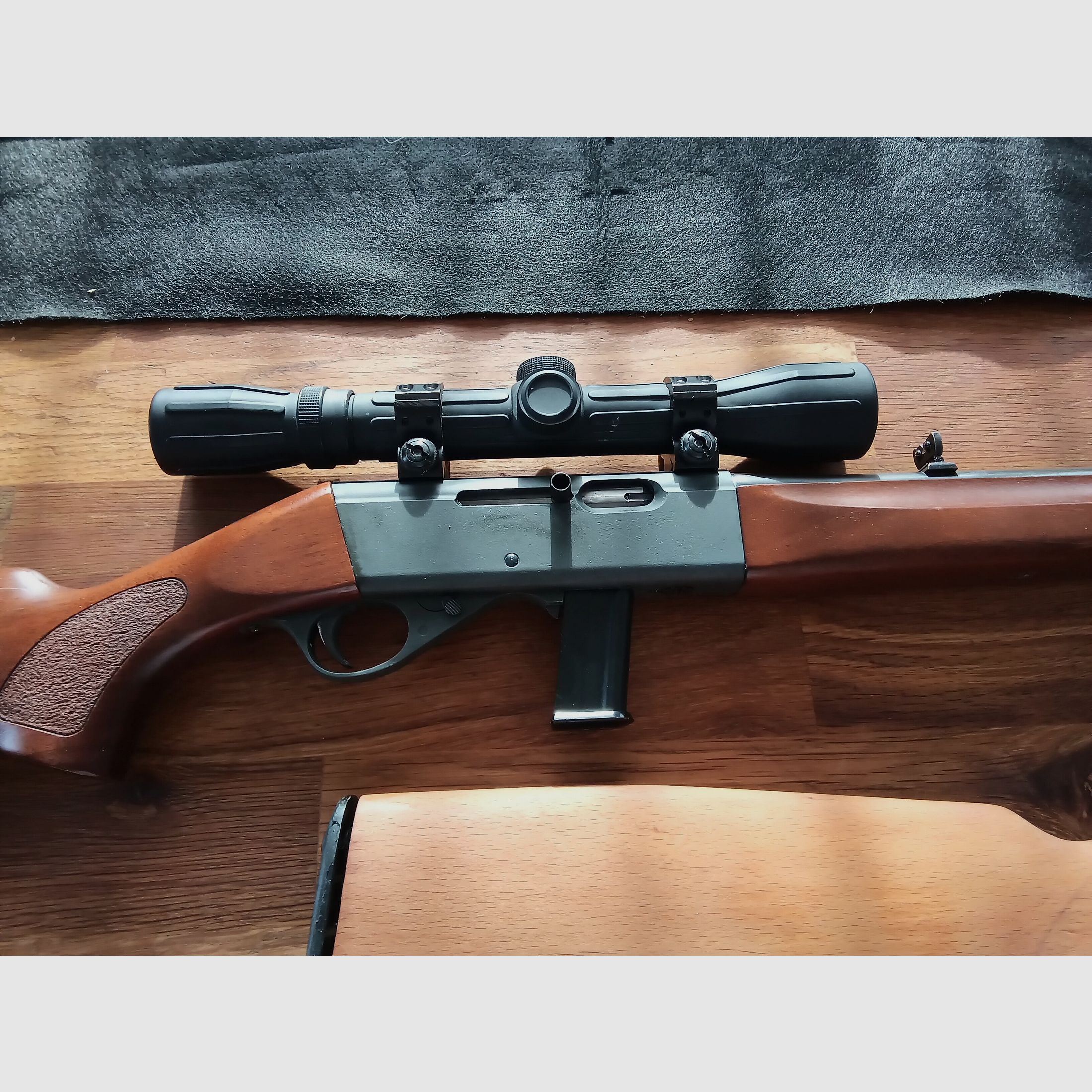 Anschütz 520/61 karabina samopowtarzalna, półautomatyczna KK .22lr