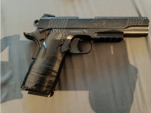 Airsoft spring pistols