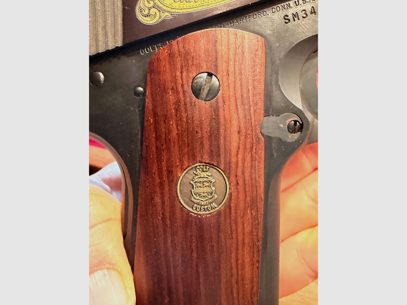 Colt 1911 „Signature Series“ modelo de aniversario (1981) – Cal. .22 – pieza de colección
