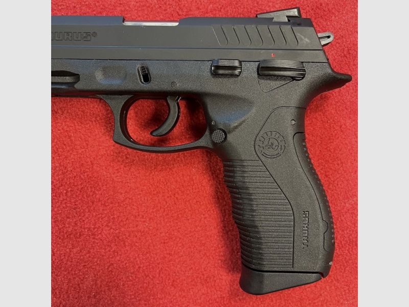 Taurus PT 809 - Kal. 9mm Luger mit Koffer - gebraucht