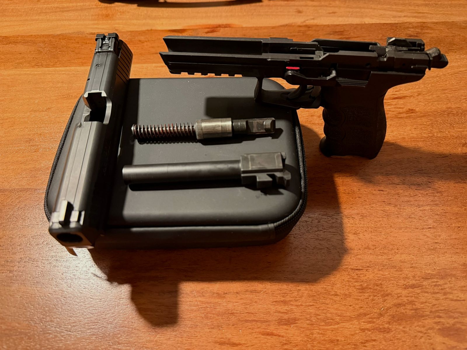 P30L mit 5 Magazinen und 2 LPA Visieren (Fiber und Luminova/Nachleuchtend)