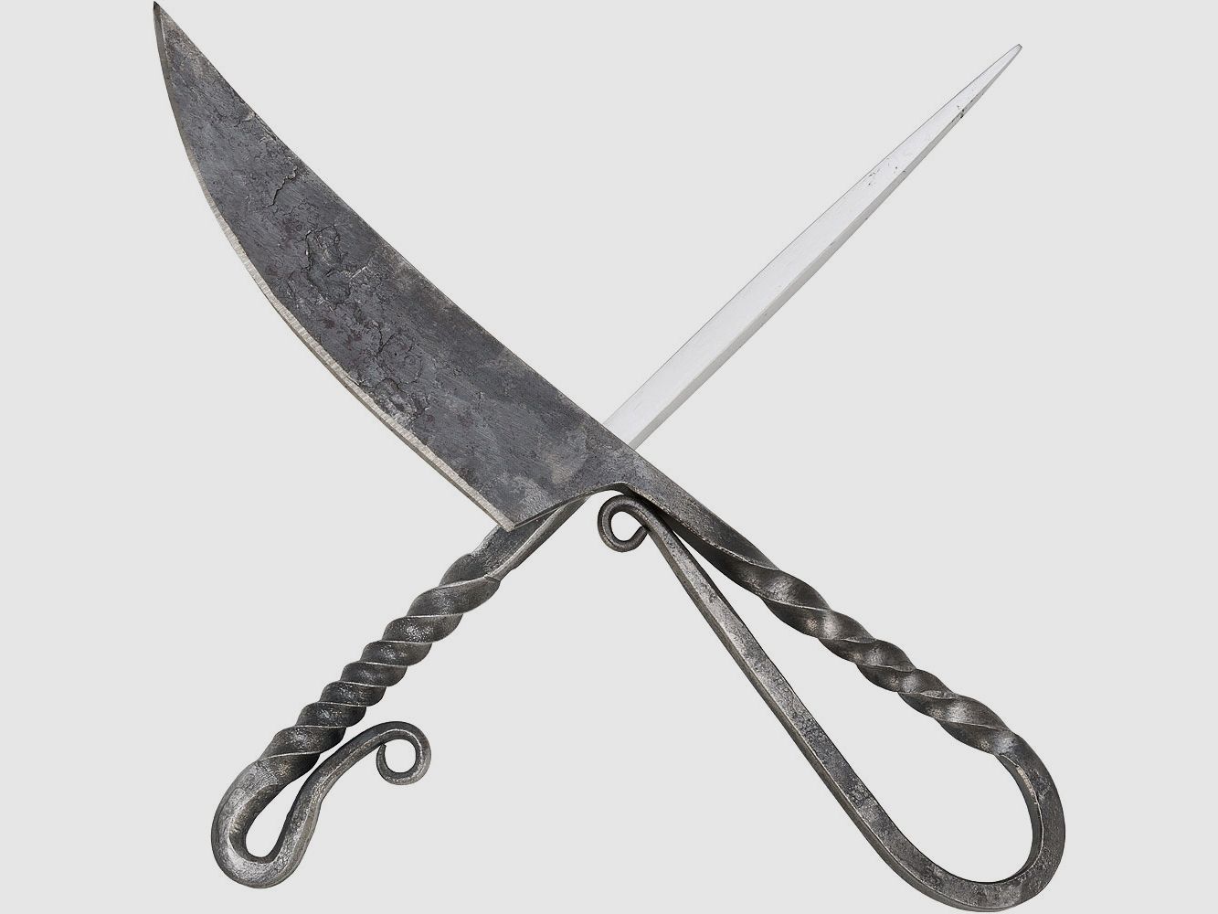 Set di posate medievali con manici intrecciati