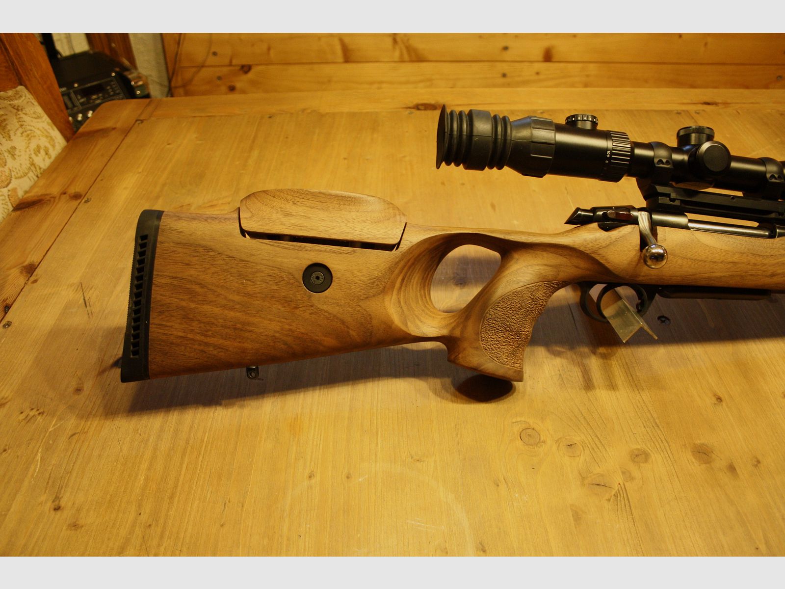 Repetierbüchse Zoli AZ1900 Taiga  8x57IS Handspanner mit Nussbaum Lochschaft