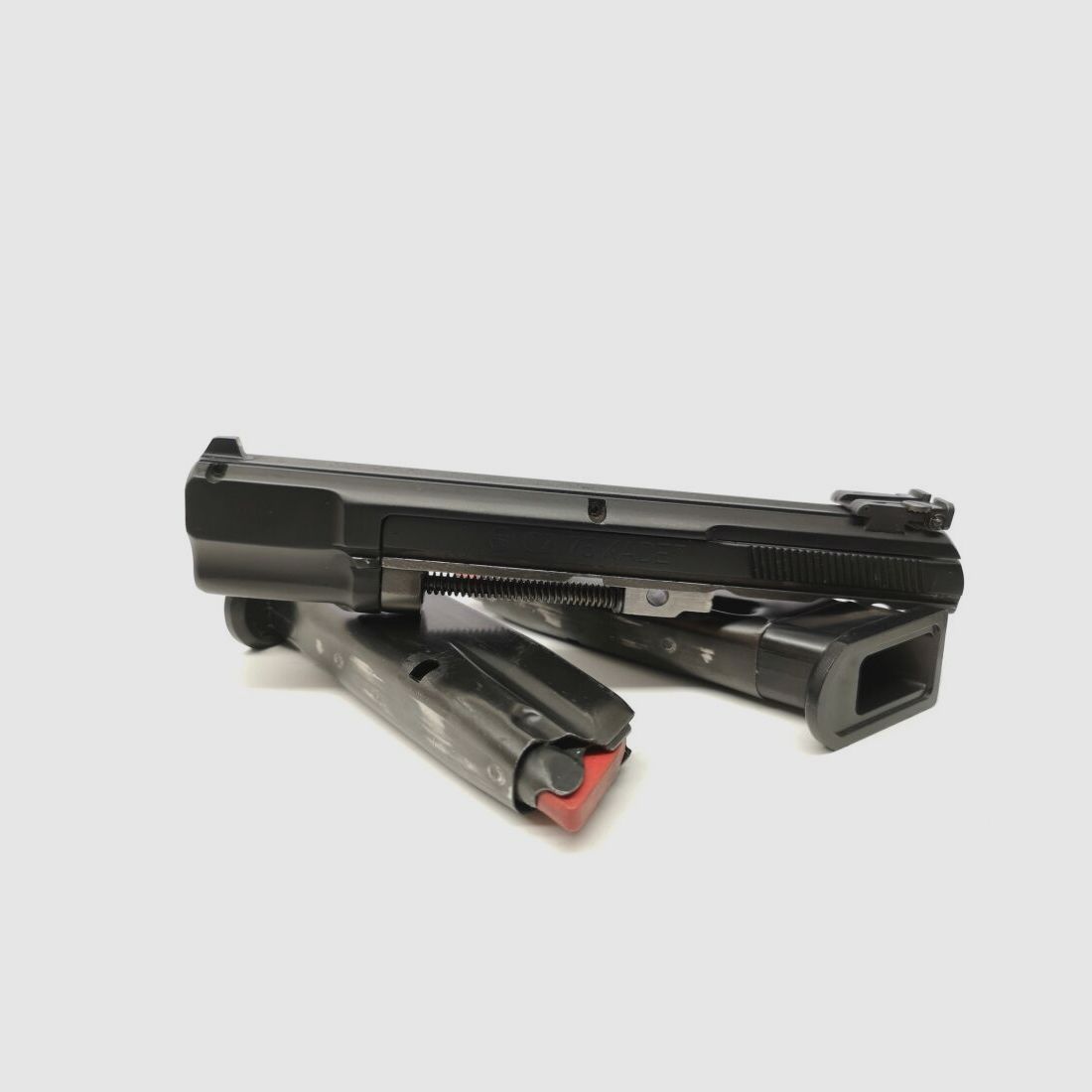 ZBROJOVKA BRNO CZ75B avec système interchangeable "Kadet" en .22lr.