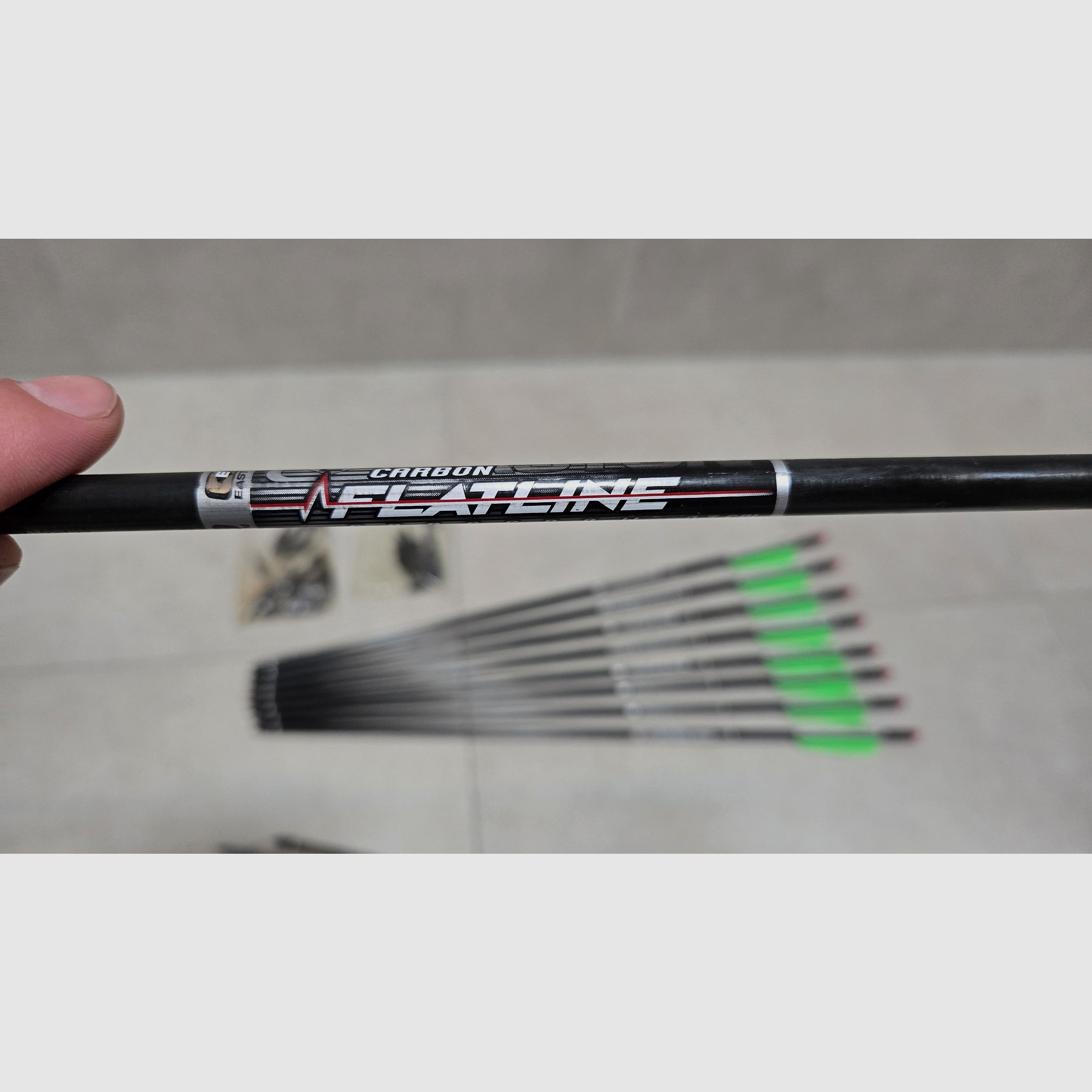 9x Carbonbolzen 22“ Easton Flatline 9,3 GPI mit 125gr Spitzen für Armbrust