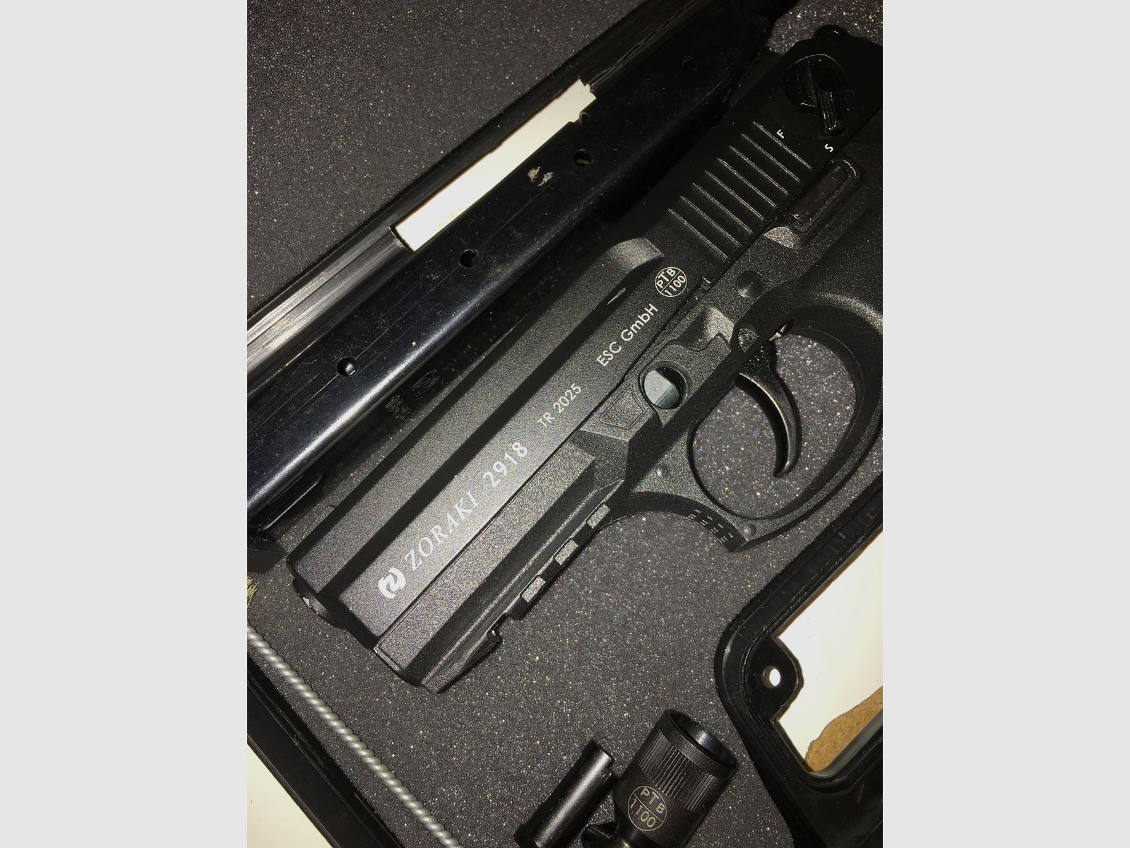 Zoraki 2819 9mm P.A.K blank gun including 25 rounds magazine