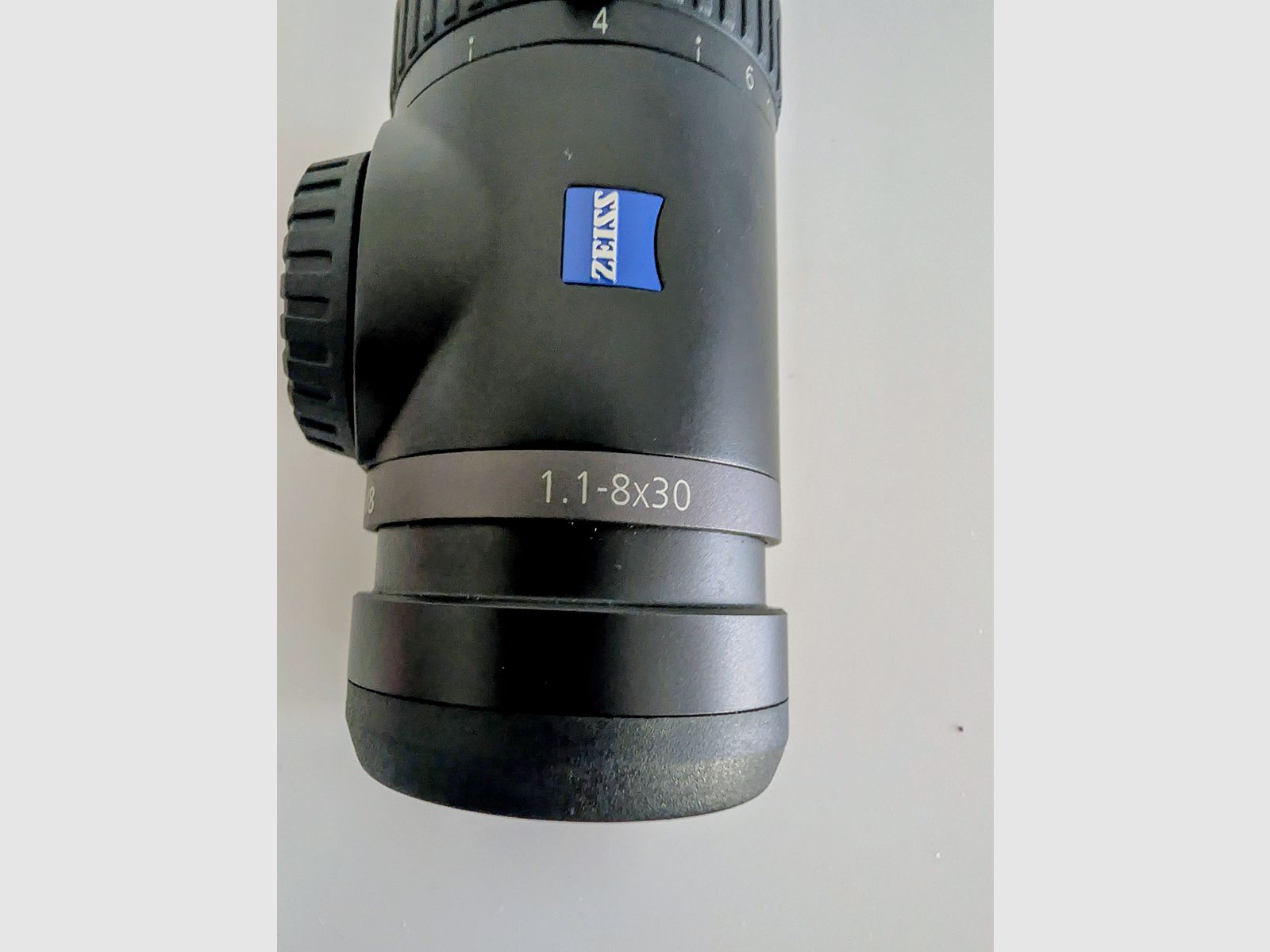 Zeiss V8 1,1-8x30 con ASV