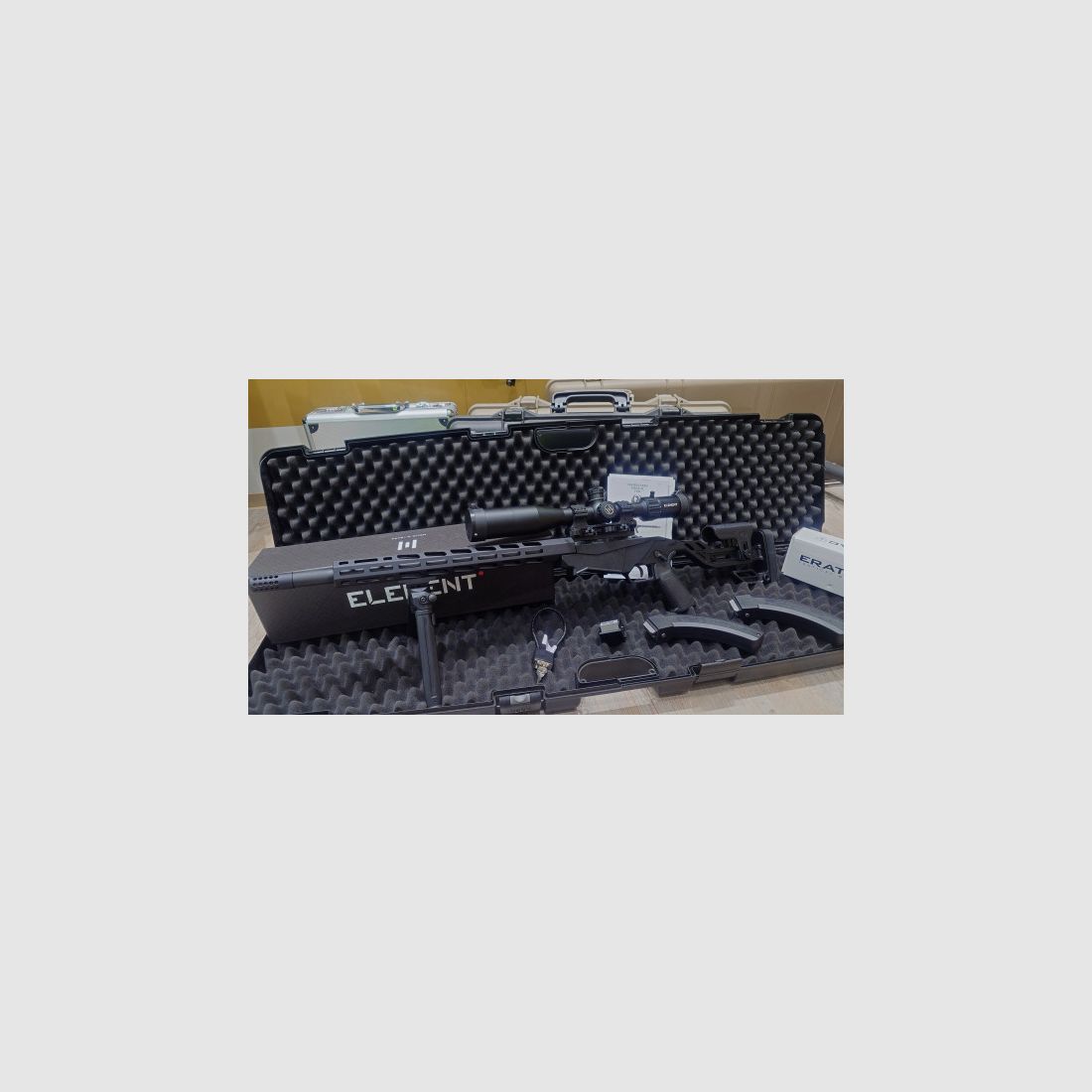 RUGER PRESICION RIMFIRE .22LR + ELEMENT HELIX 4-16x44 UVM.